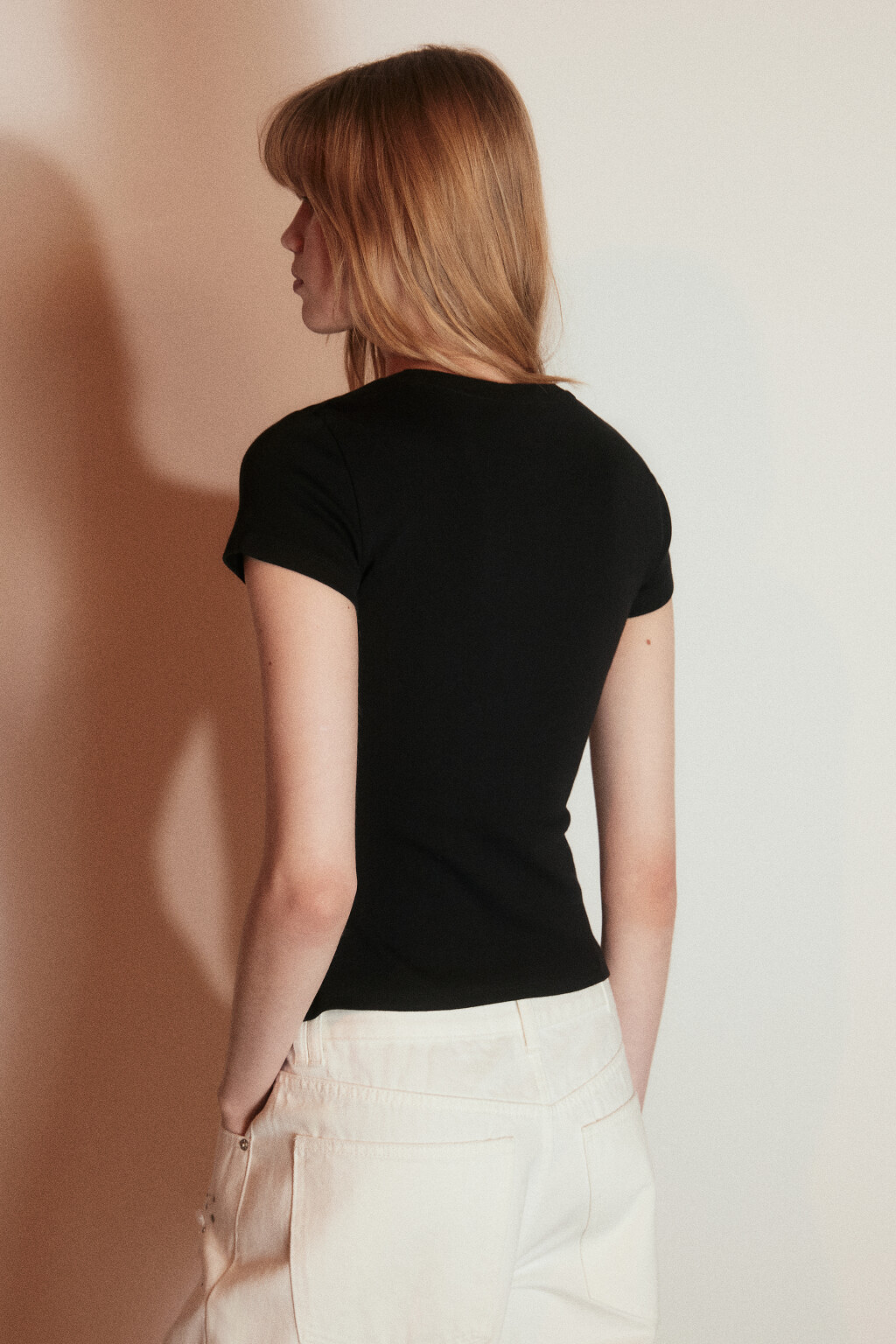 Футболка хлопковая облегающая с принтом - цвет черный - 4