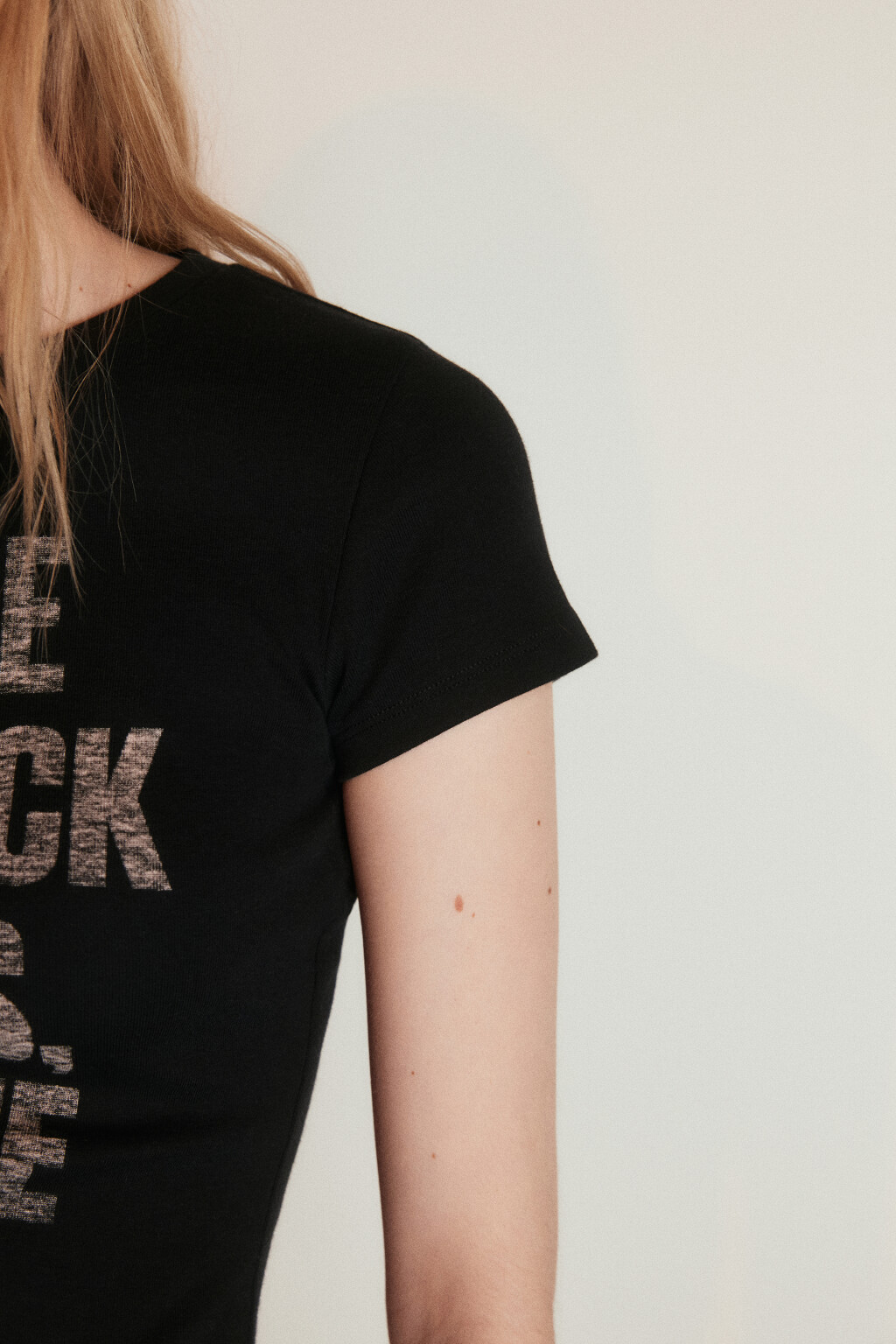 Футболка хлопковая облегающая с принтом - цвет черный - 7