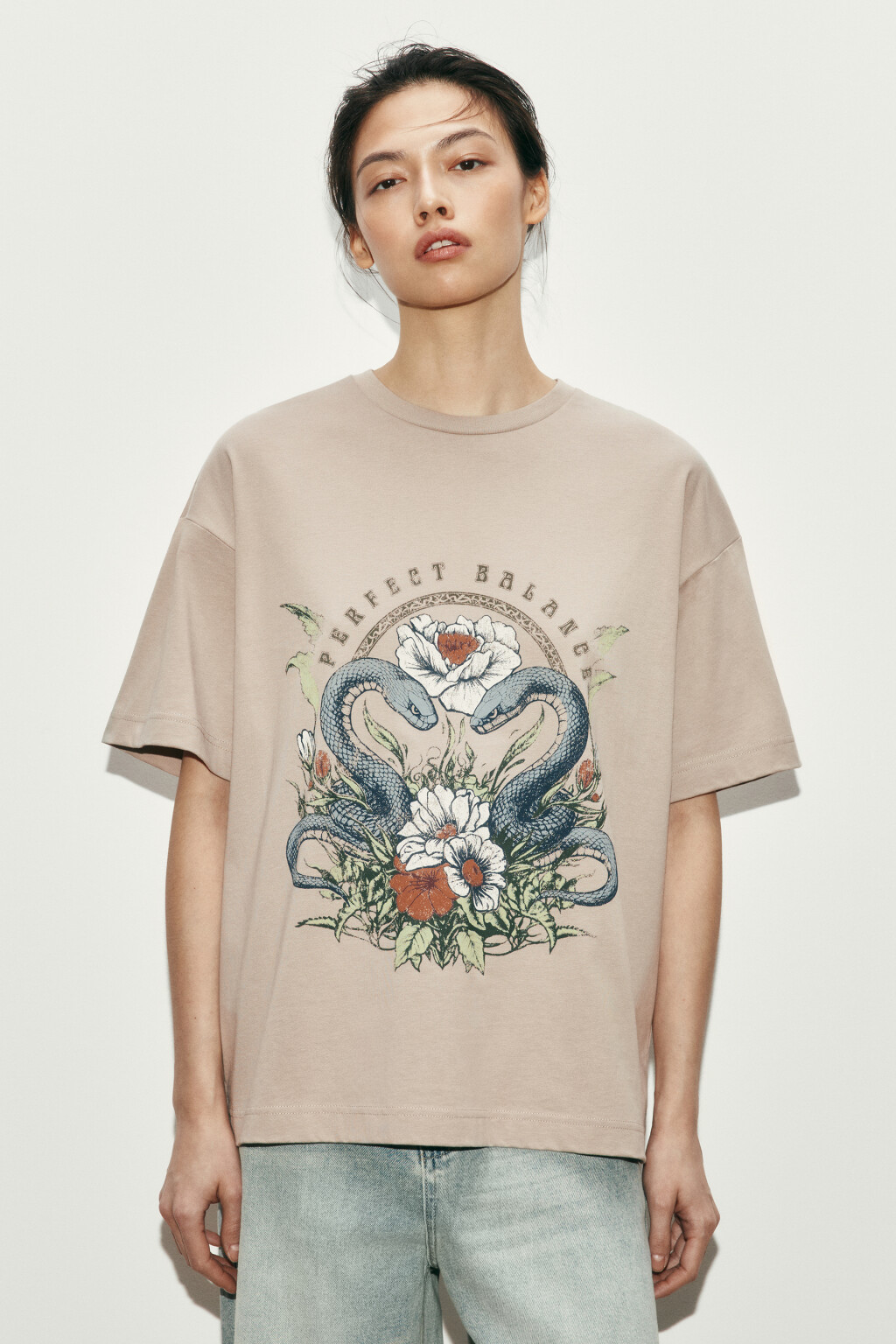 Футболка хлопковая оверсайз с принтом - цвет бежевый - 2