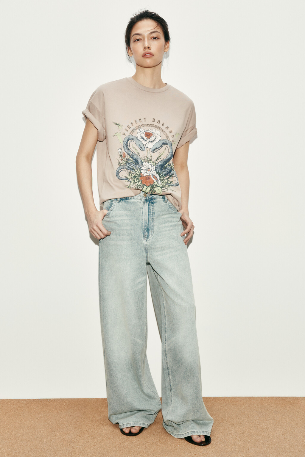 Футболка хлопковая оверсайз с принтом - цвет бежевый - 4