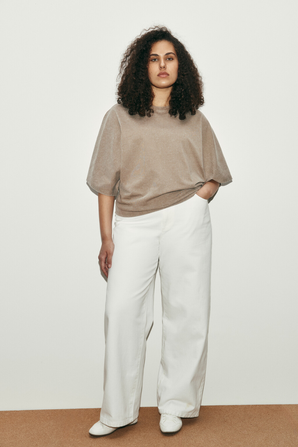 Футболка хлопковая с вареным эффектом - цвет бежевый - 4