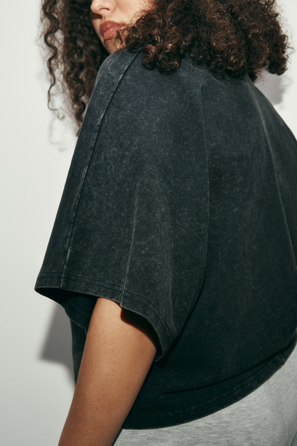 Футболка хлопковая с вареным эффектом - цвет черный - 6