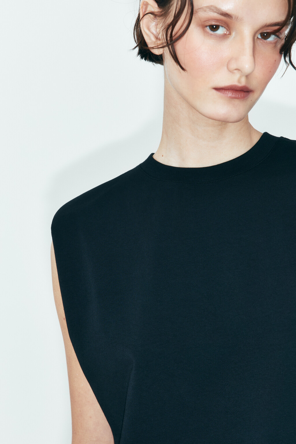 Футболка оверсайз с подплечниками - цвет черный - 5