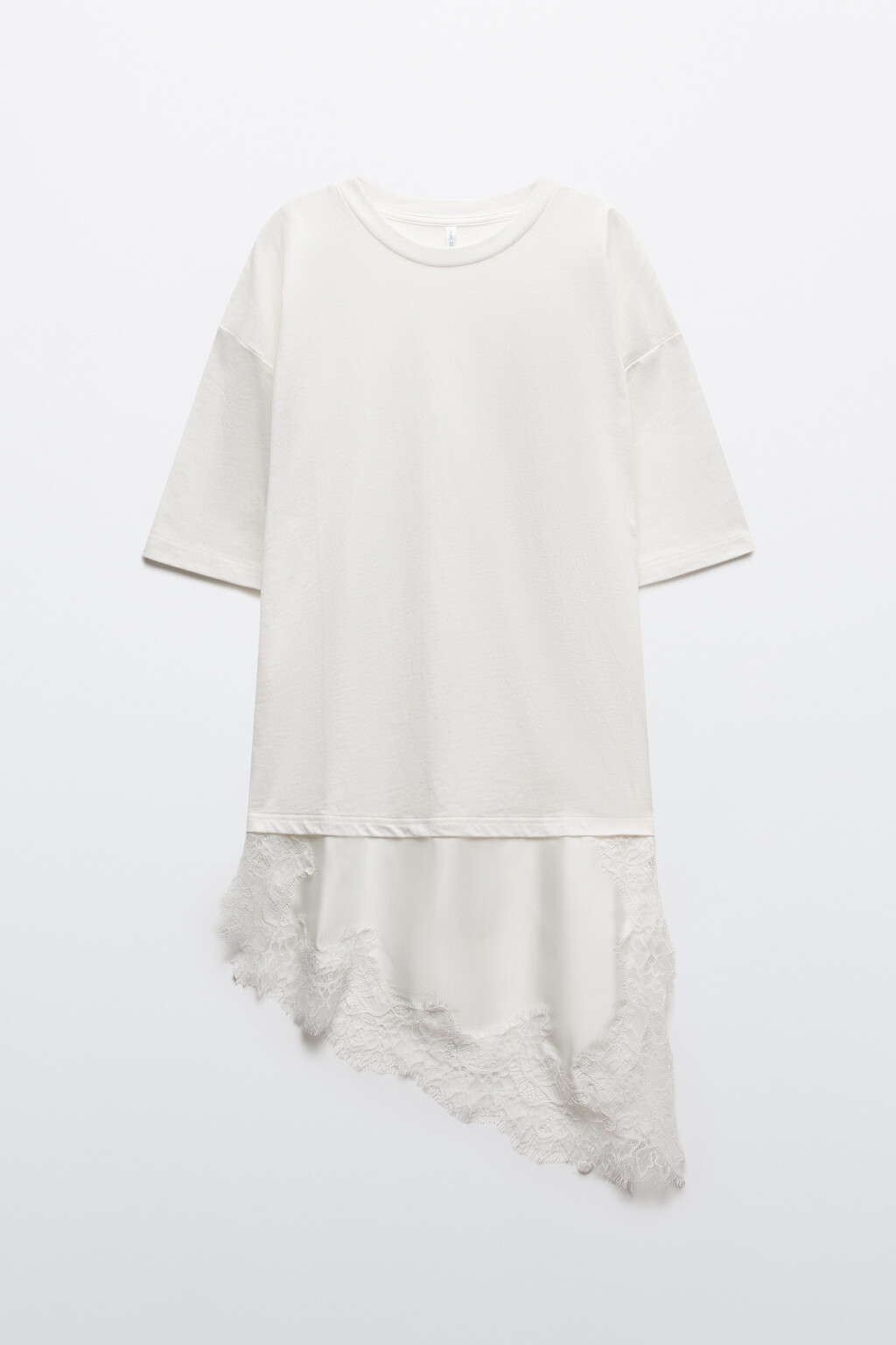 Футболка с кружевным асимметричным низом - цвет молочный - 7