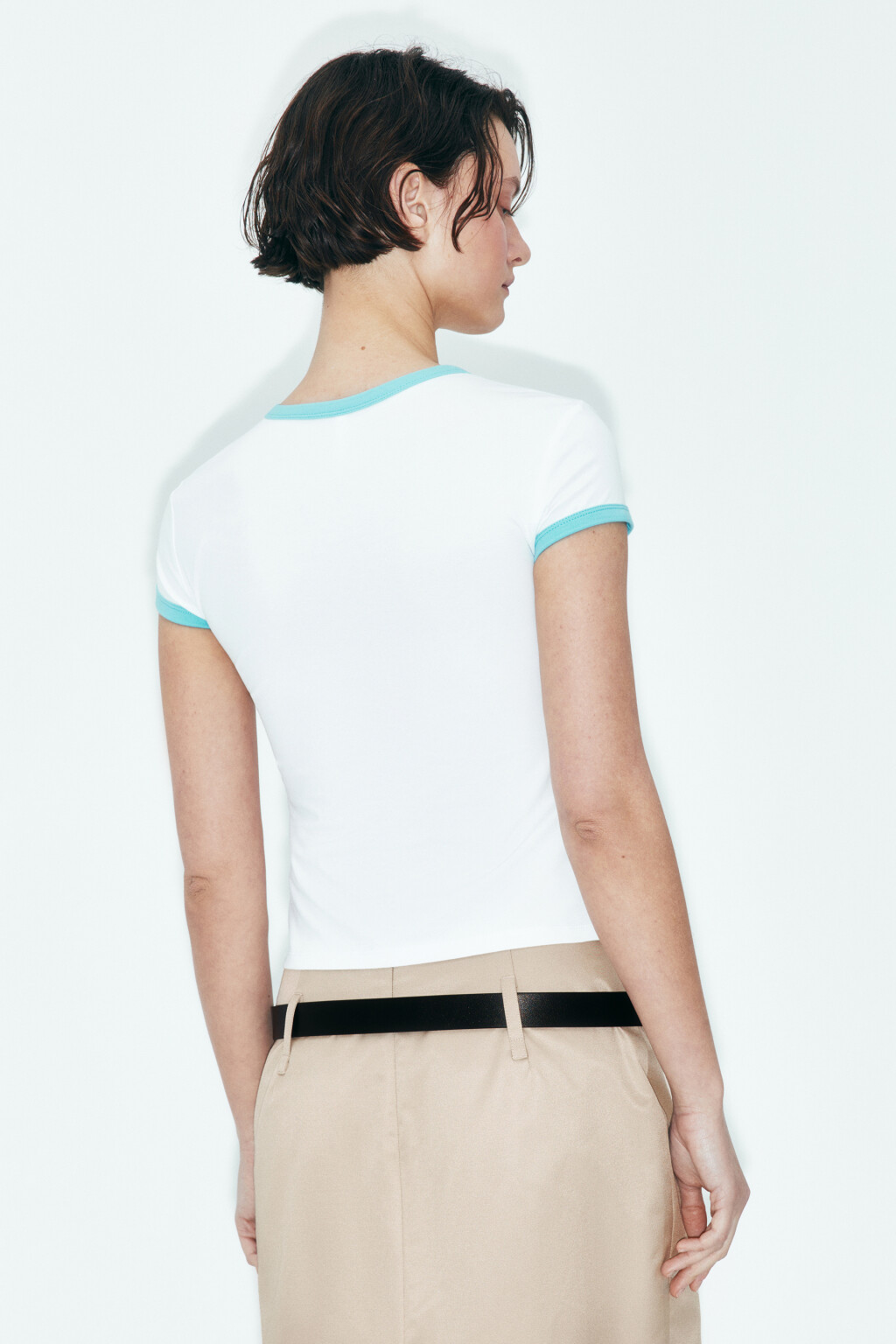 Футболка хлопковая облегающая с принтом и кантом - цвет белый - 3