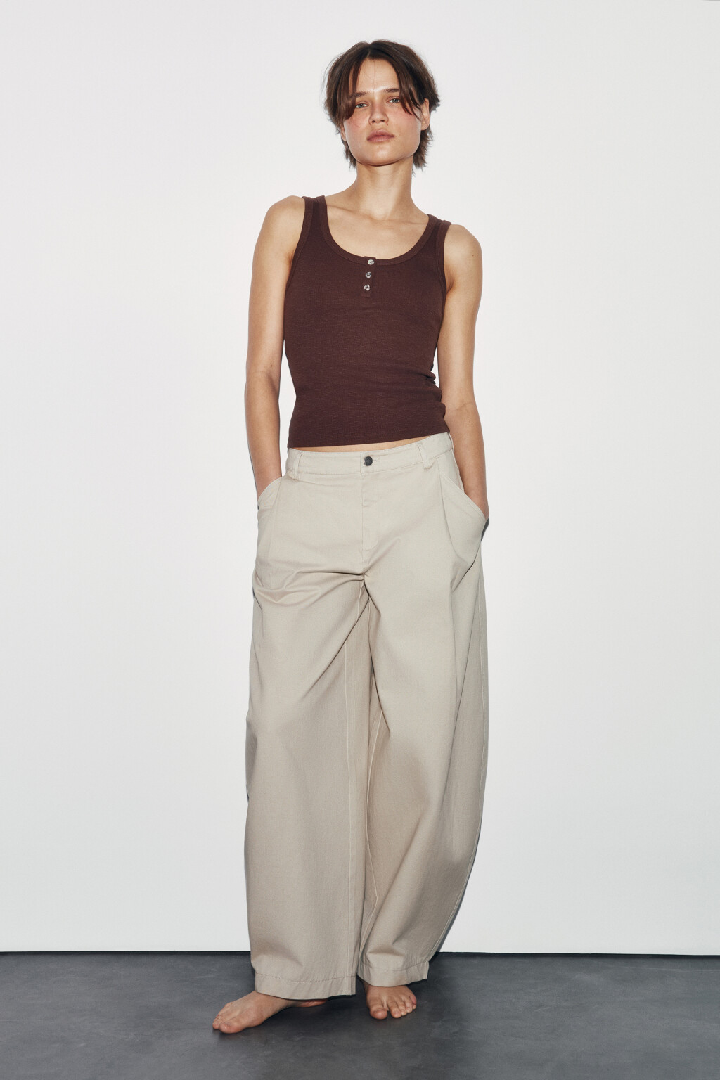 Майка-топ приталенная на пуговицах - цвет коричневый - 4