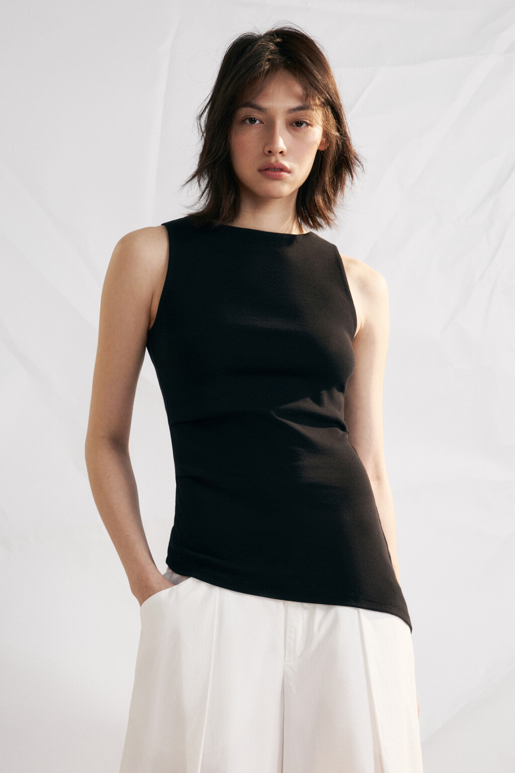 Майка-топ облегающая с асимметричным низом - цвет черный - 2