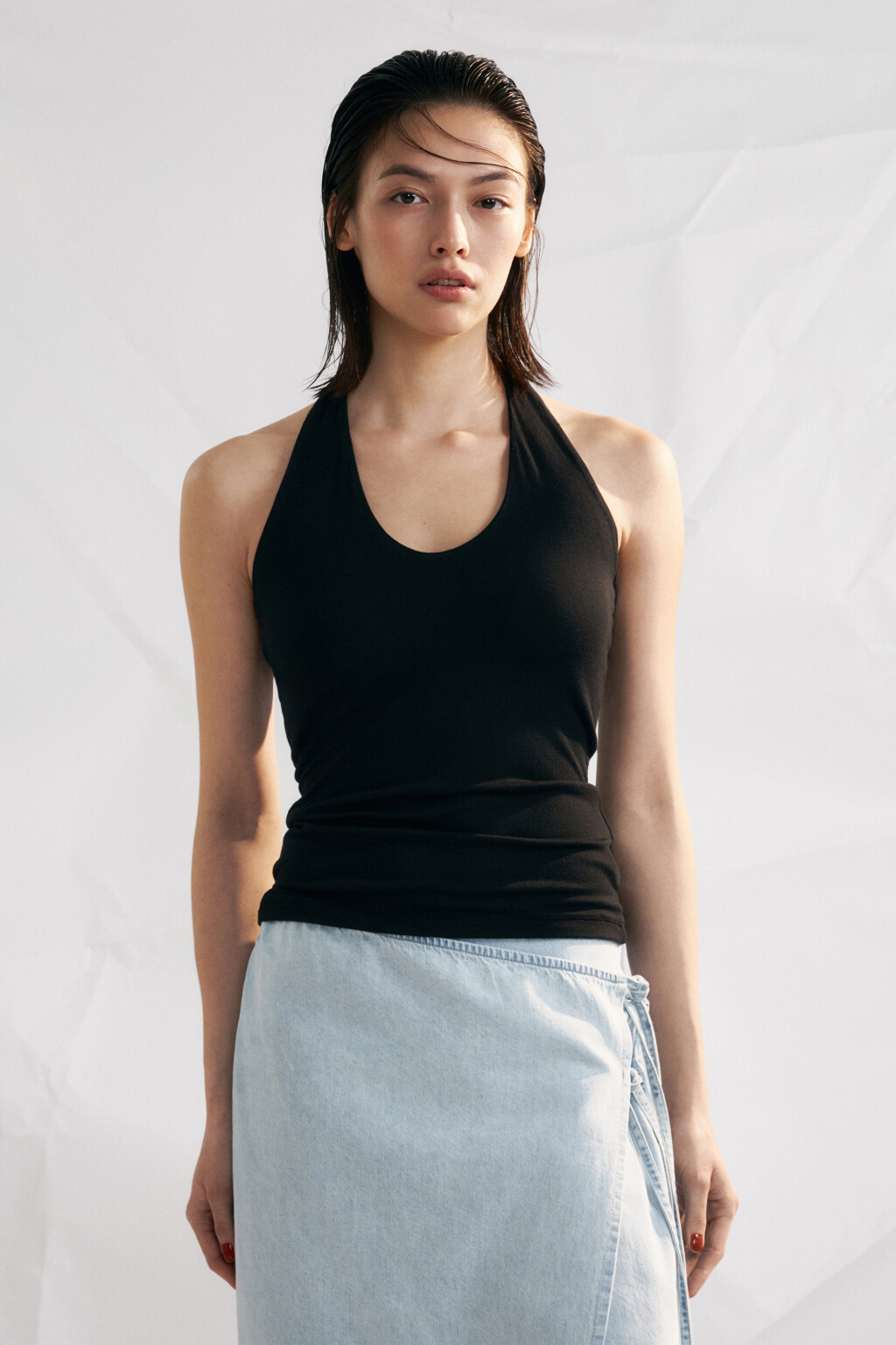 Топ-халтер вискозный - цвет черный - 2