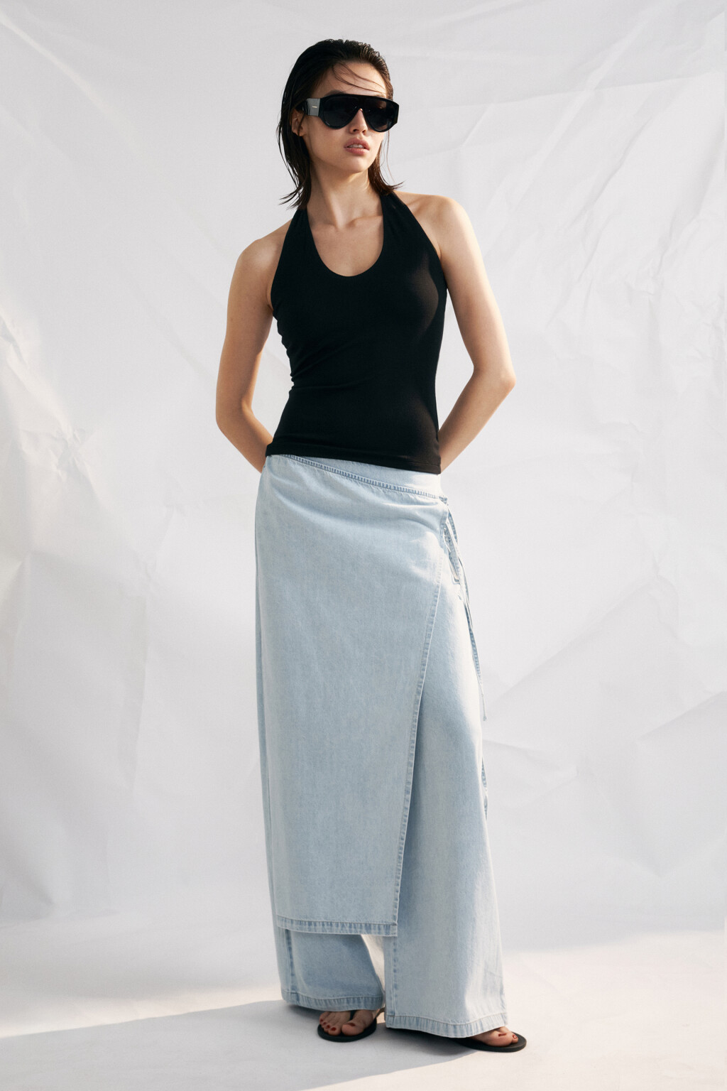 Топ-халтер вискозный - цвет черный - 4