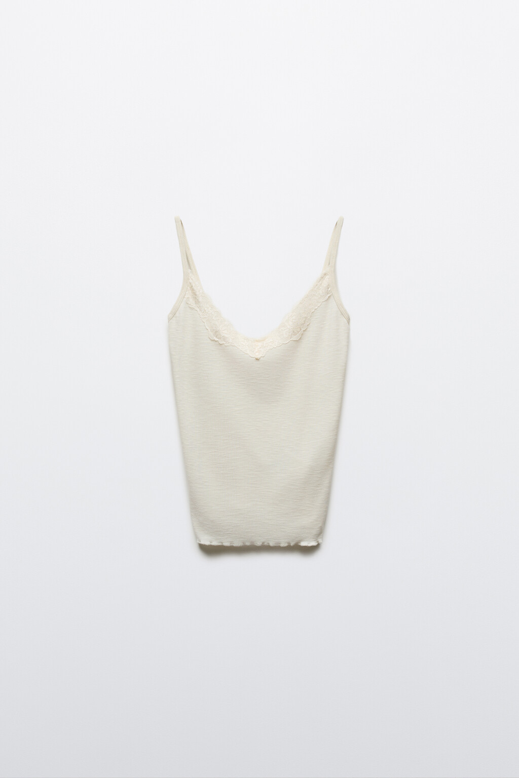 Майка-топ облегающая на тонких бретелях с кружевом - цвет молочный - 7