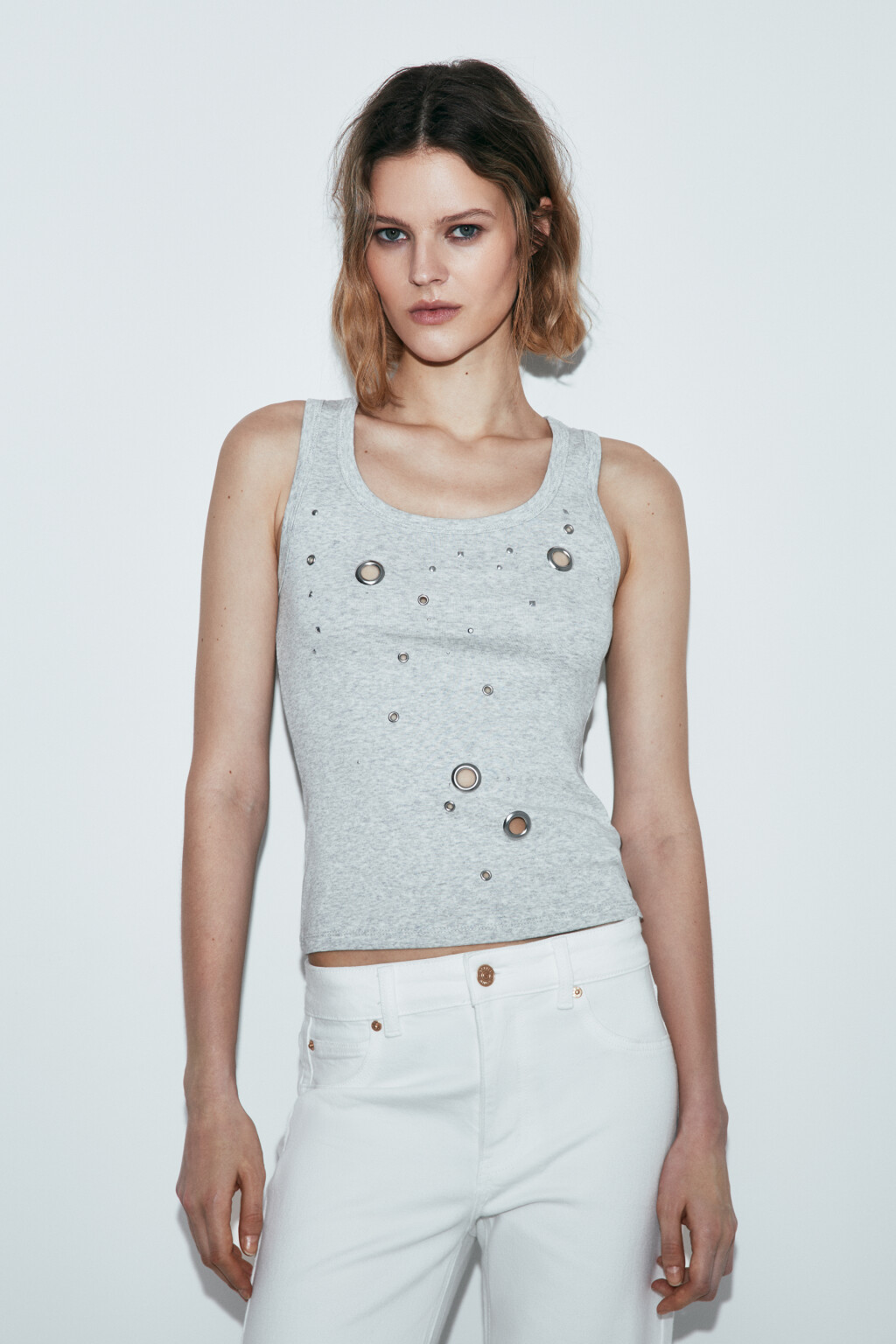 Майка-топ облегающая с люверсами - цвет серый - 3