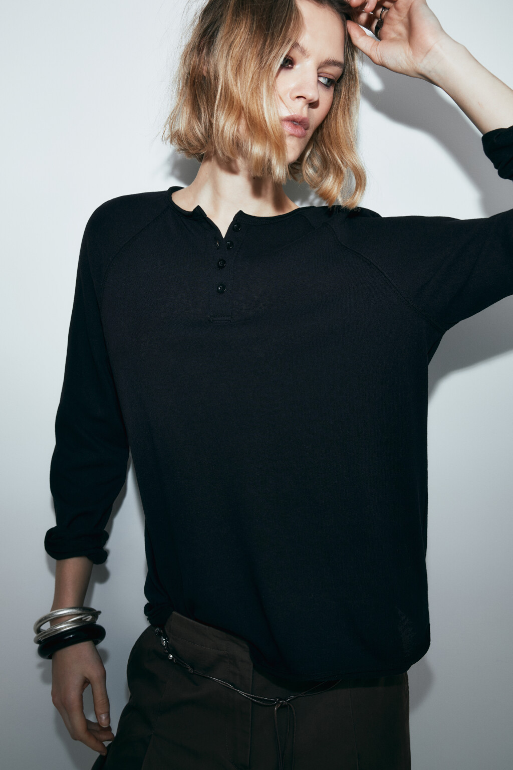 Лонгслив хенли с необработанными краями - цвет черный - 1