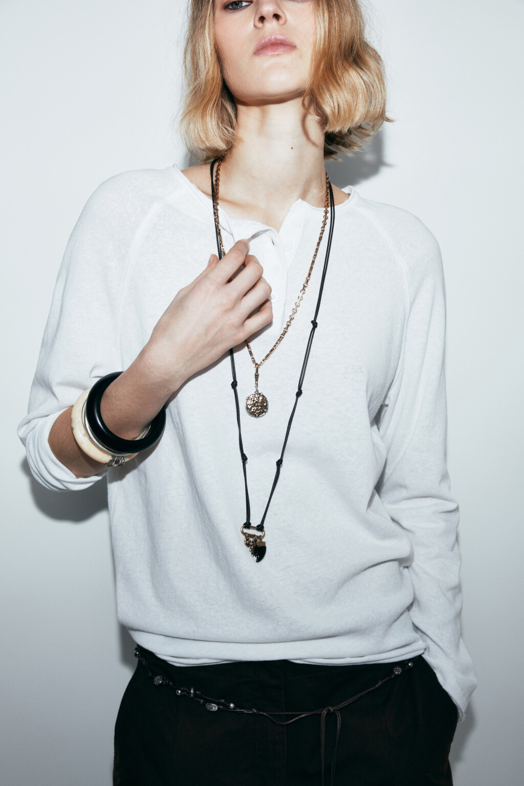 Лонгслив хенли с необработанными краями - цвет молочный - 1