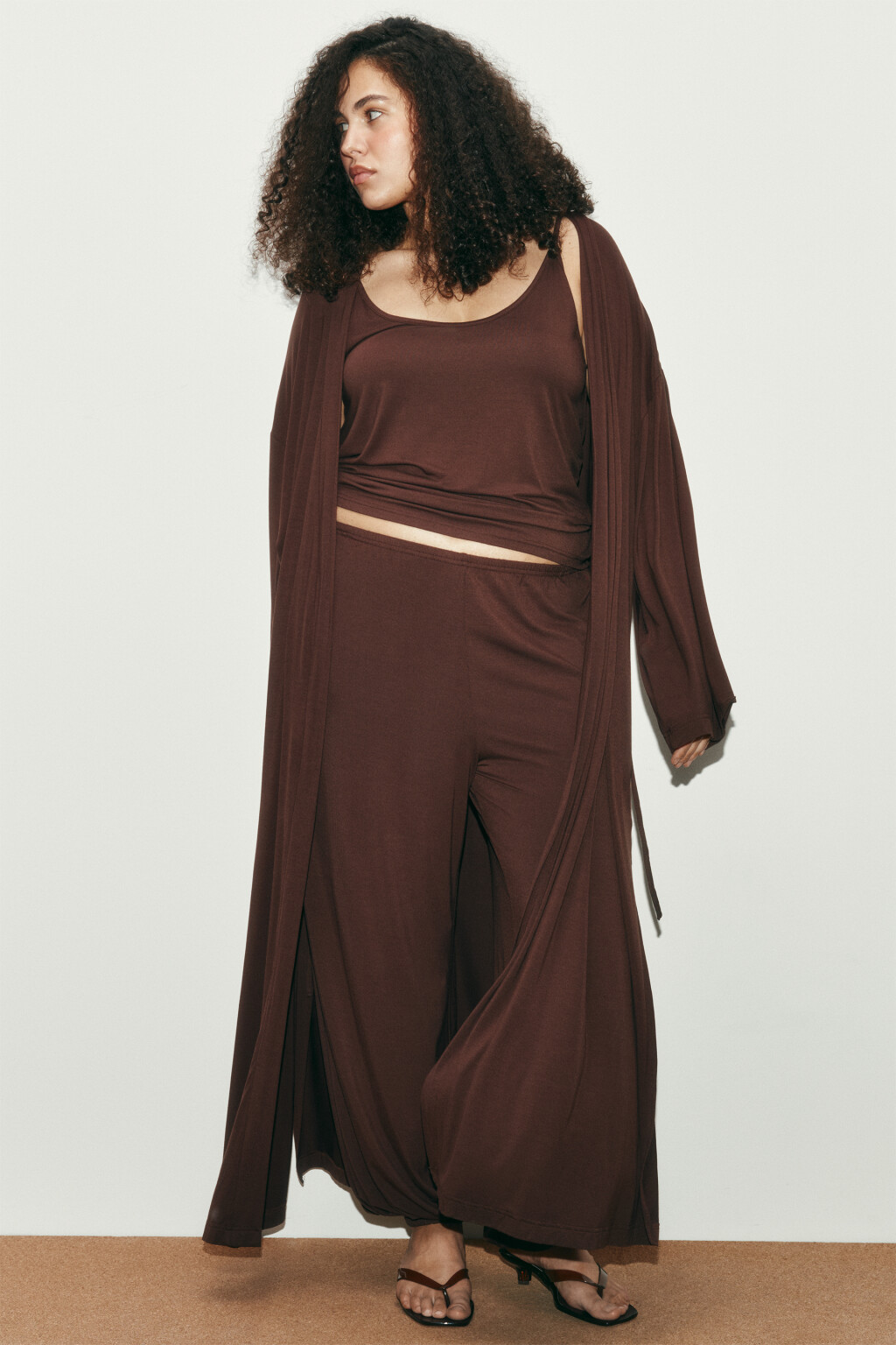 Кардиган вискозный в длине макси - цвет коричневый - 4