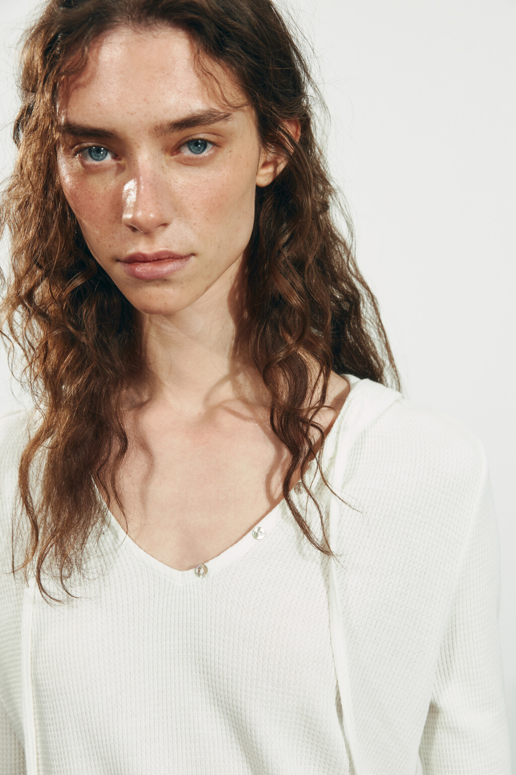 Лонгслив свободный на шнуровке с капюшоном - цвет молочный - 7