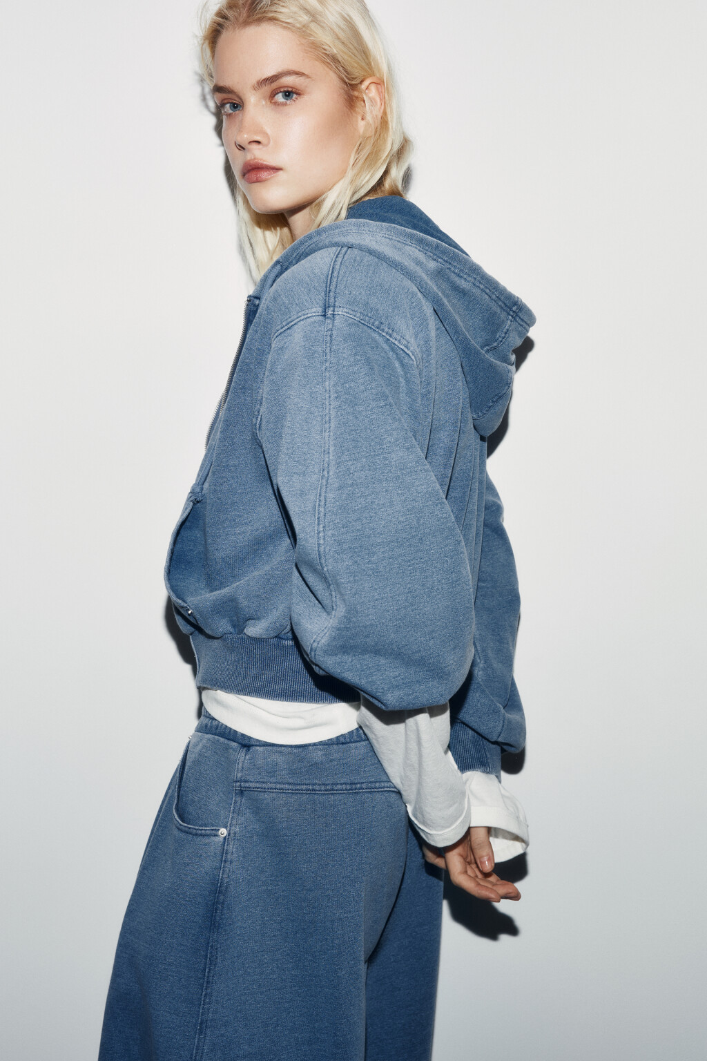 Худи-зипка oversize из футера с имитацией джинсы - цвет синий - 1