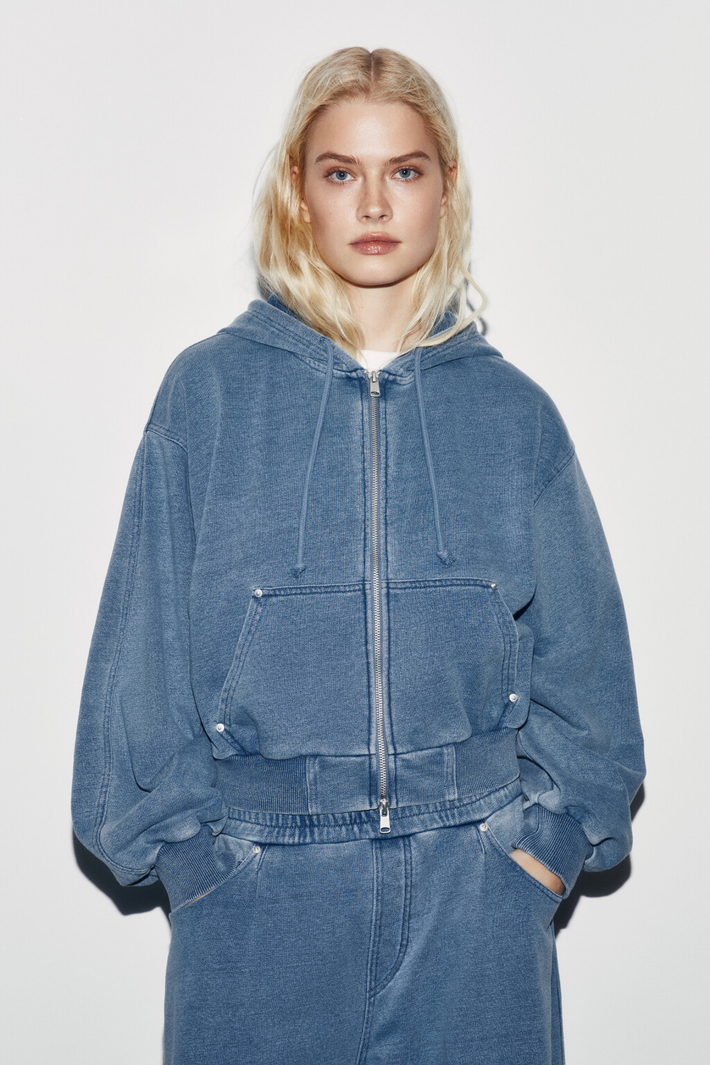 Худи-зипка oversize из футера с имитацией джинсы - цвет синий - 4