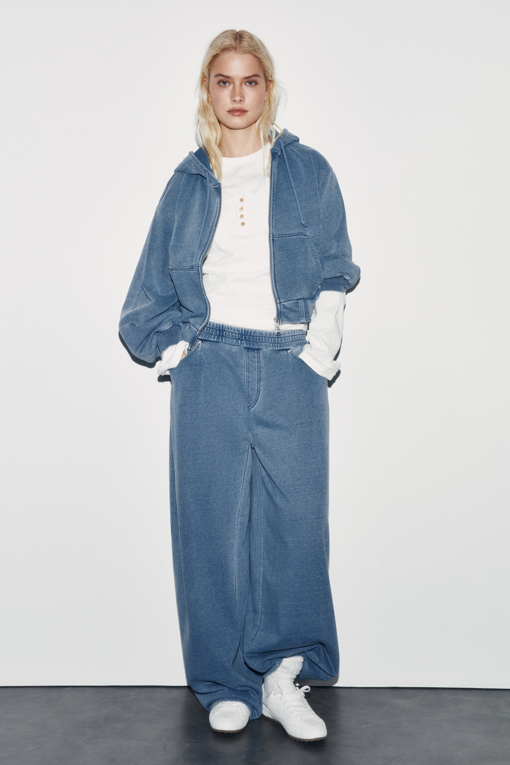 Худи-зипка oversize из футера с имитацией джинсы - цвет синий - 6