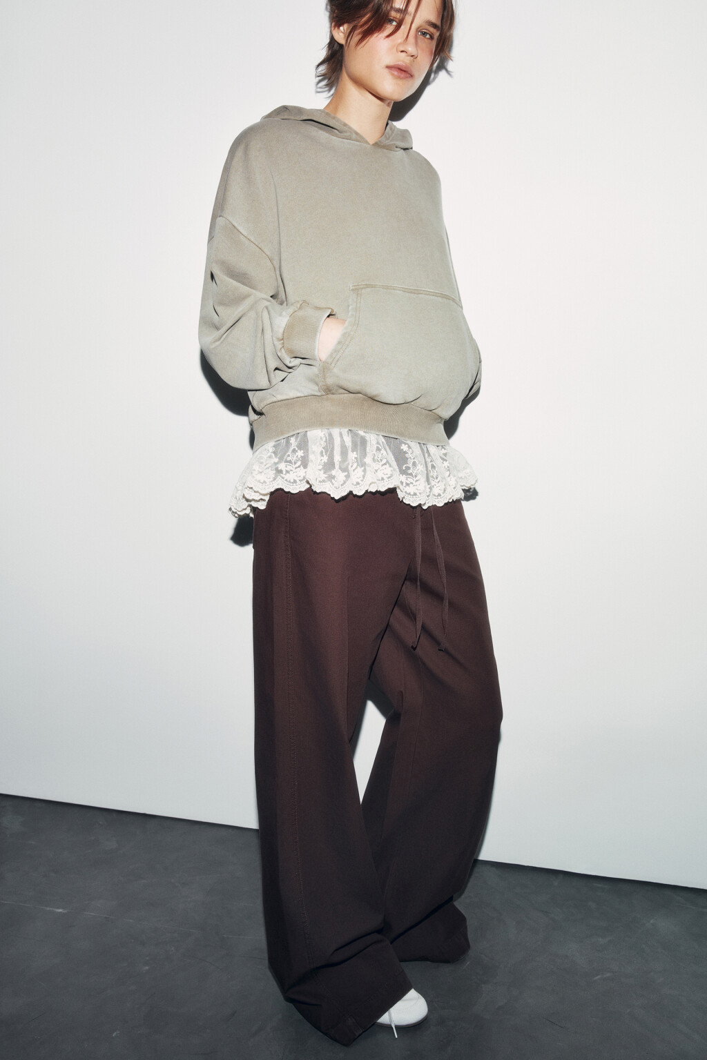 Худи с вареным эффектом и кружевом - цвет зеленый - 2