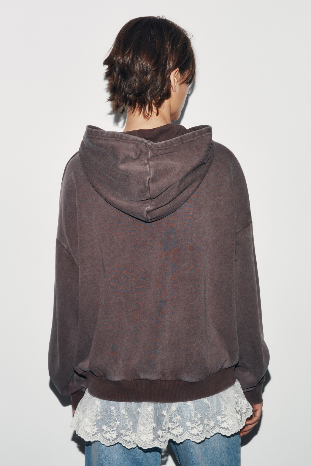 Худи с вареным эффектом и кружевом - цвет коричневый - 3