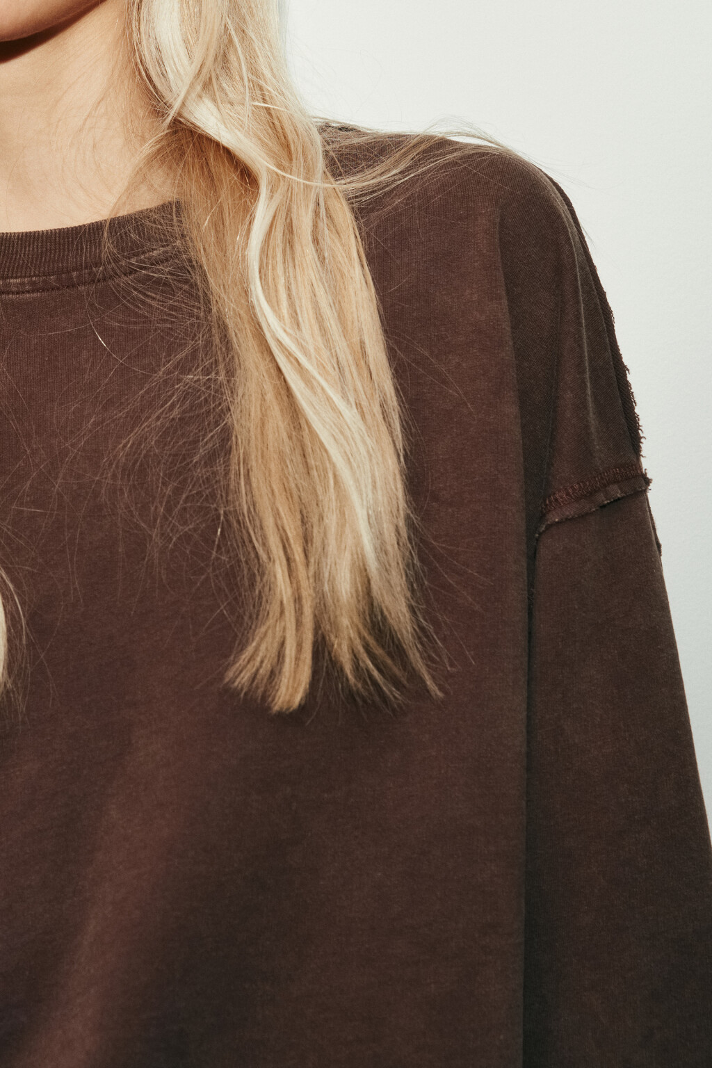 свитшот из футера с кружевными манжетами - цвет коричневый - 5