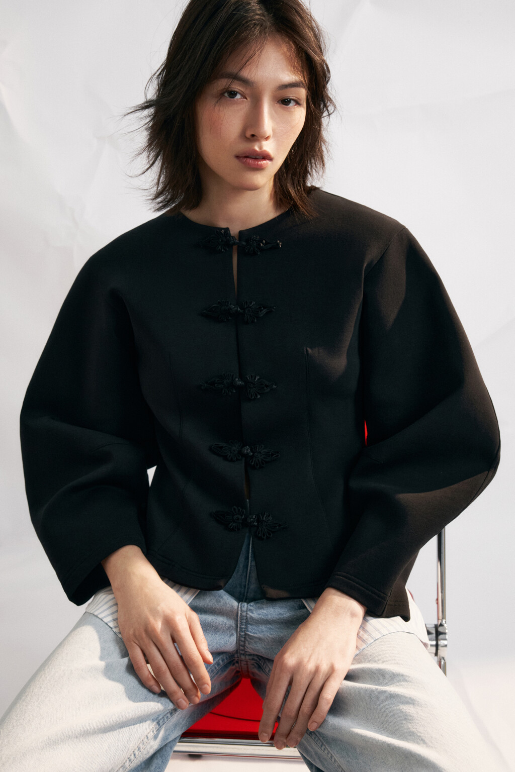 Жакет приталенный с объемными рукавами - цвет черный - 1