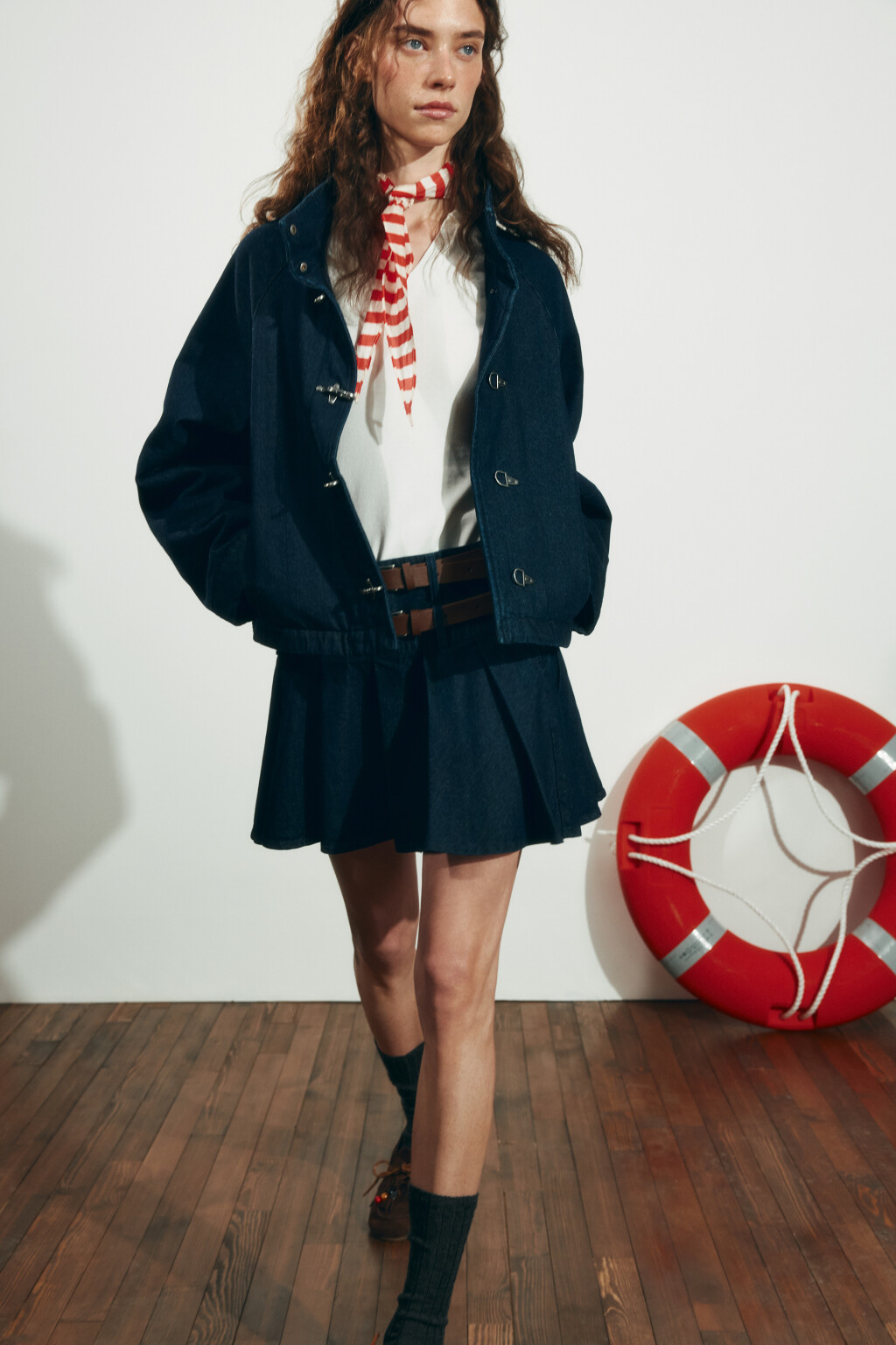 Куртка джинсовая оверсайз с воротником-стойкой - цвет синий - 2