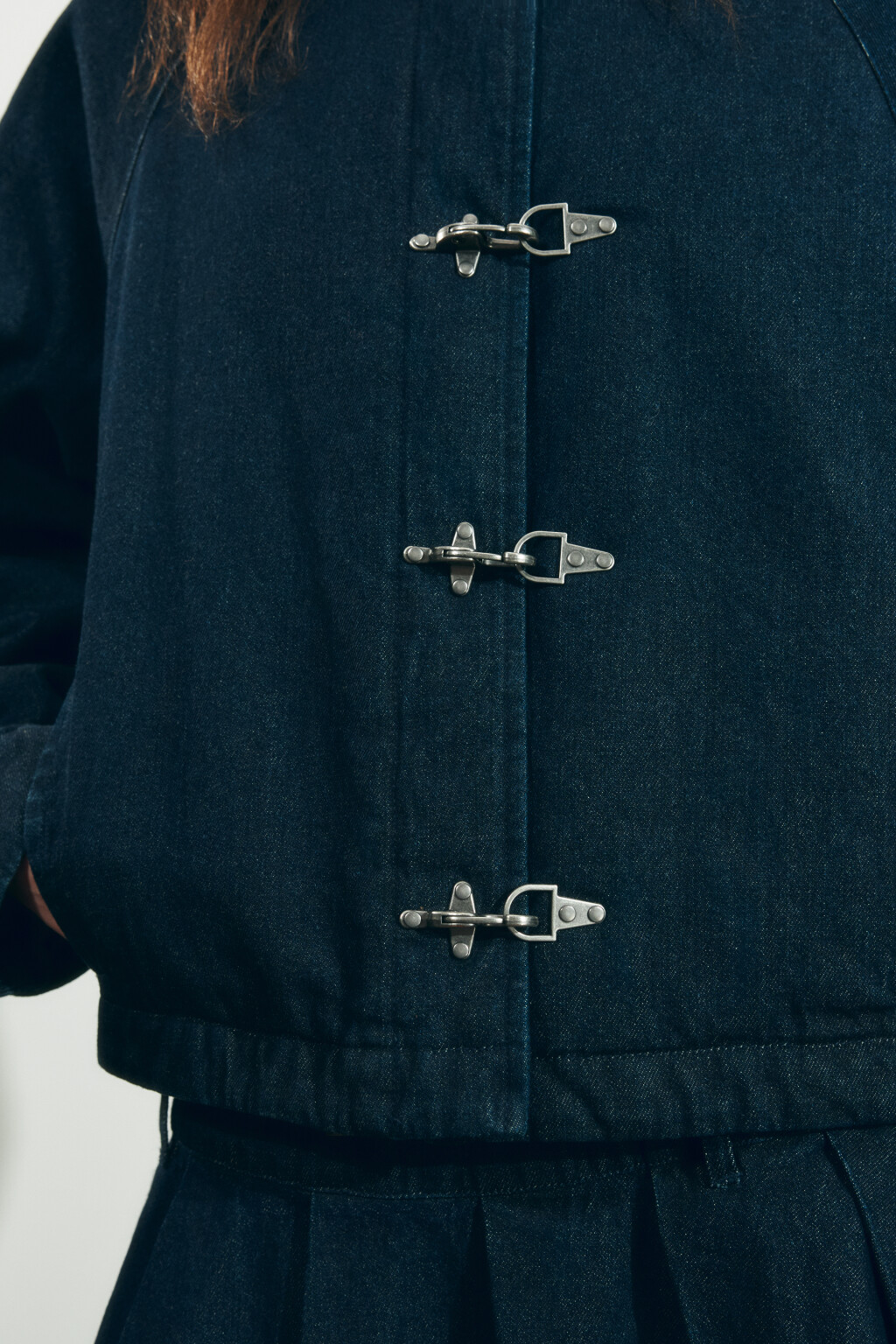 Куртка джинсовая оверсайз с воротником-стойкой - цвет синий - 6