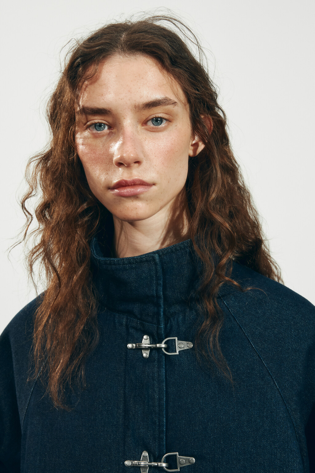 Куртка джинсовая оверсайз с воротником-стойкой - цвет синий - 7