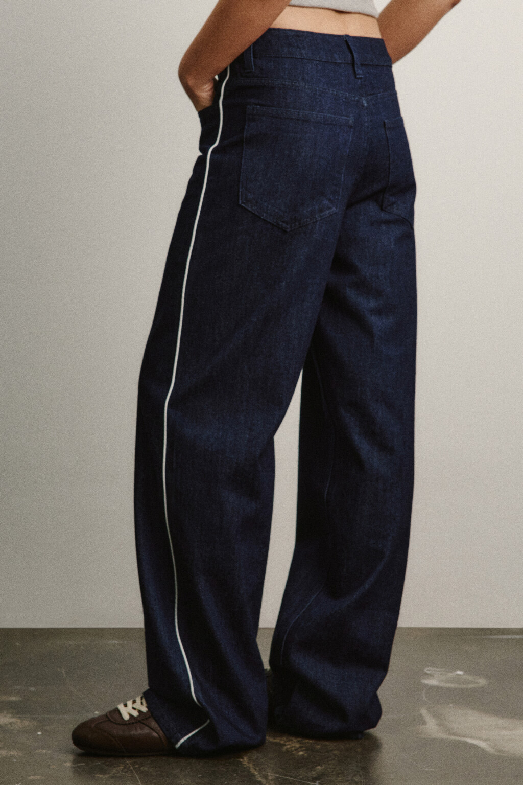 Джинсы straight fit со средней посадкой и лампасами - цвет синий - 3