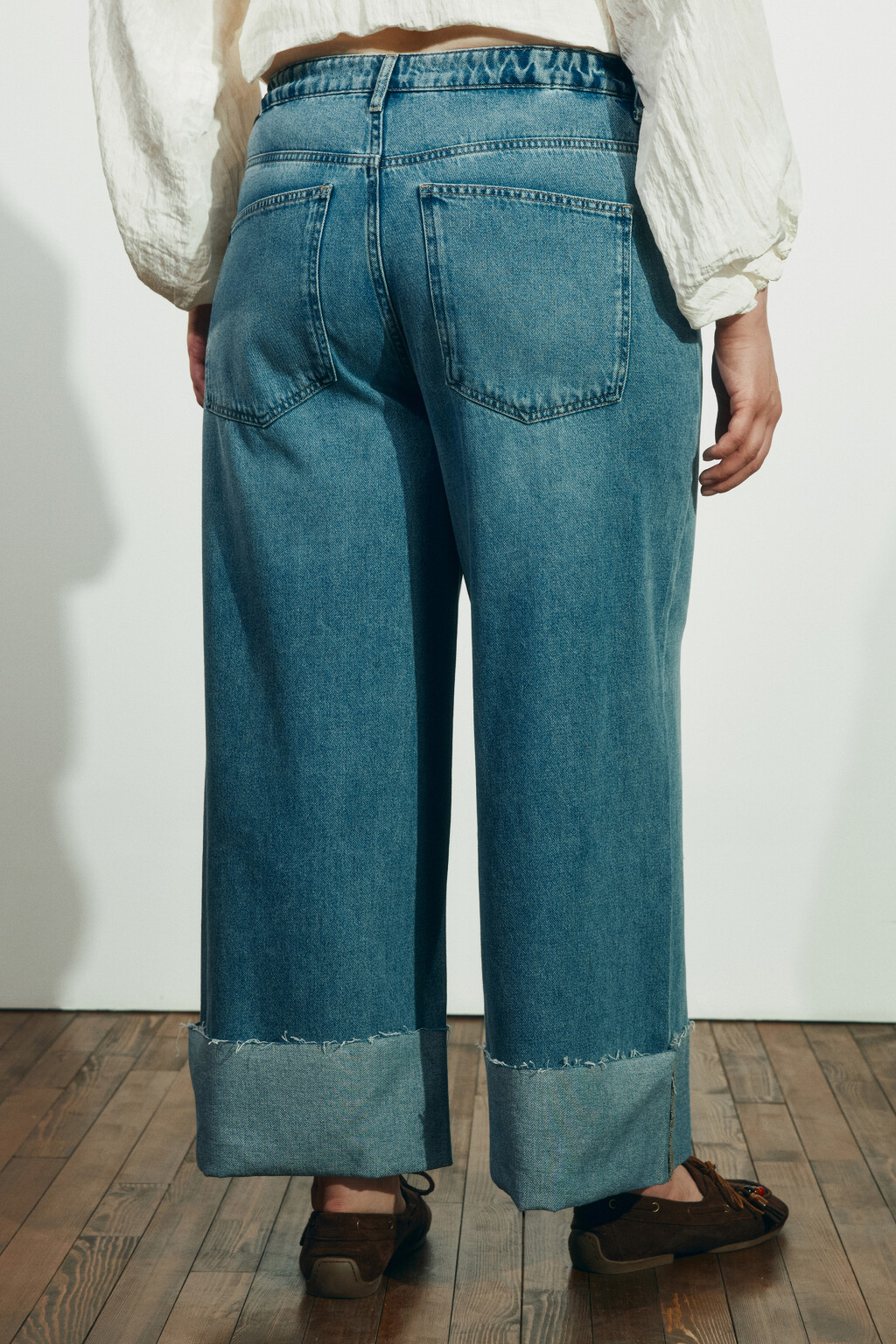 Джинсы wide leg с высокой посадкой укороченные - цвет голубой - 3
