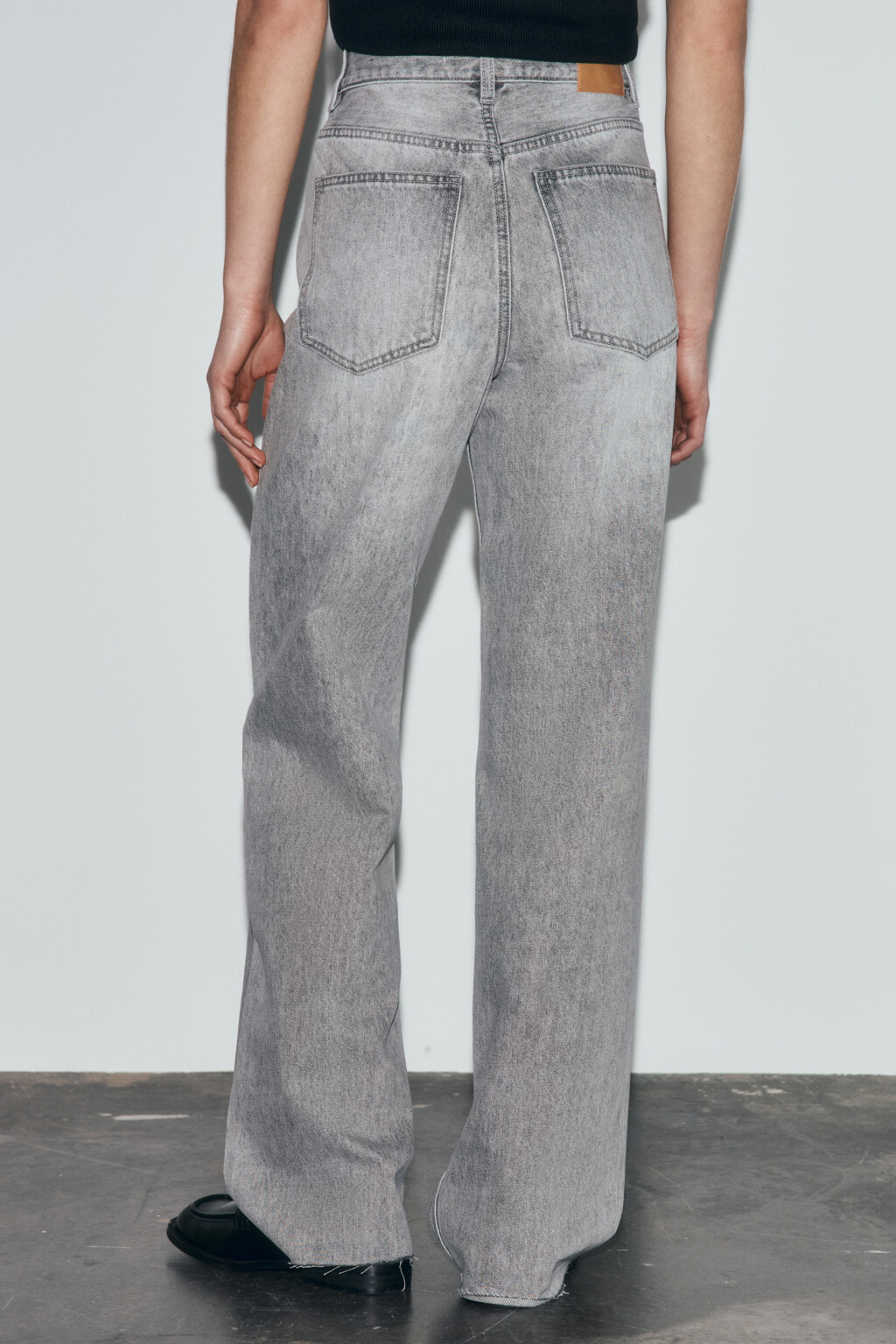 Джинсы straight fit с высокой посадкой - цвет серый - 4
