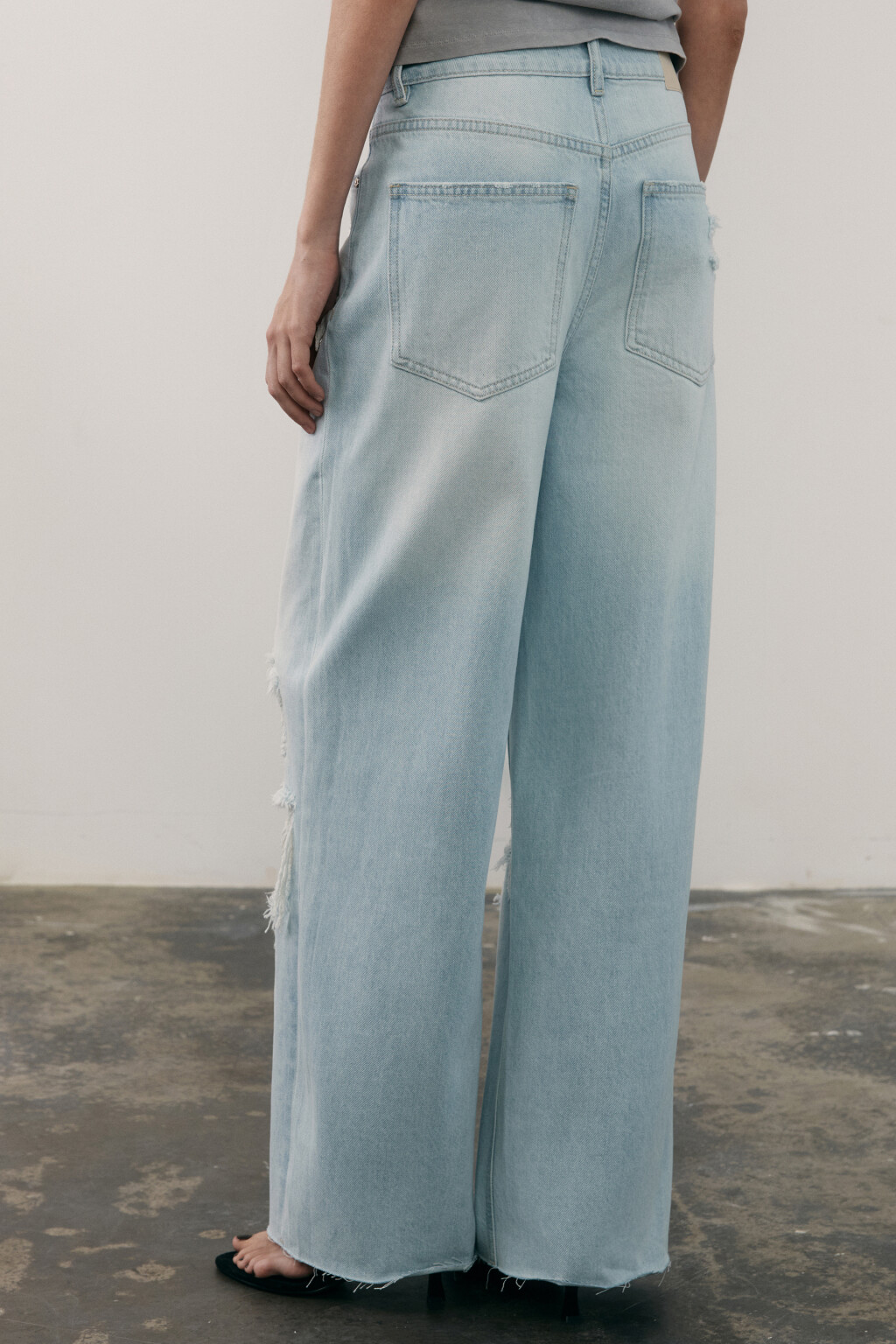 Джинсы baggy fit рваные со средней посадкой - цвет голубой - 3