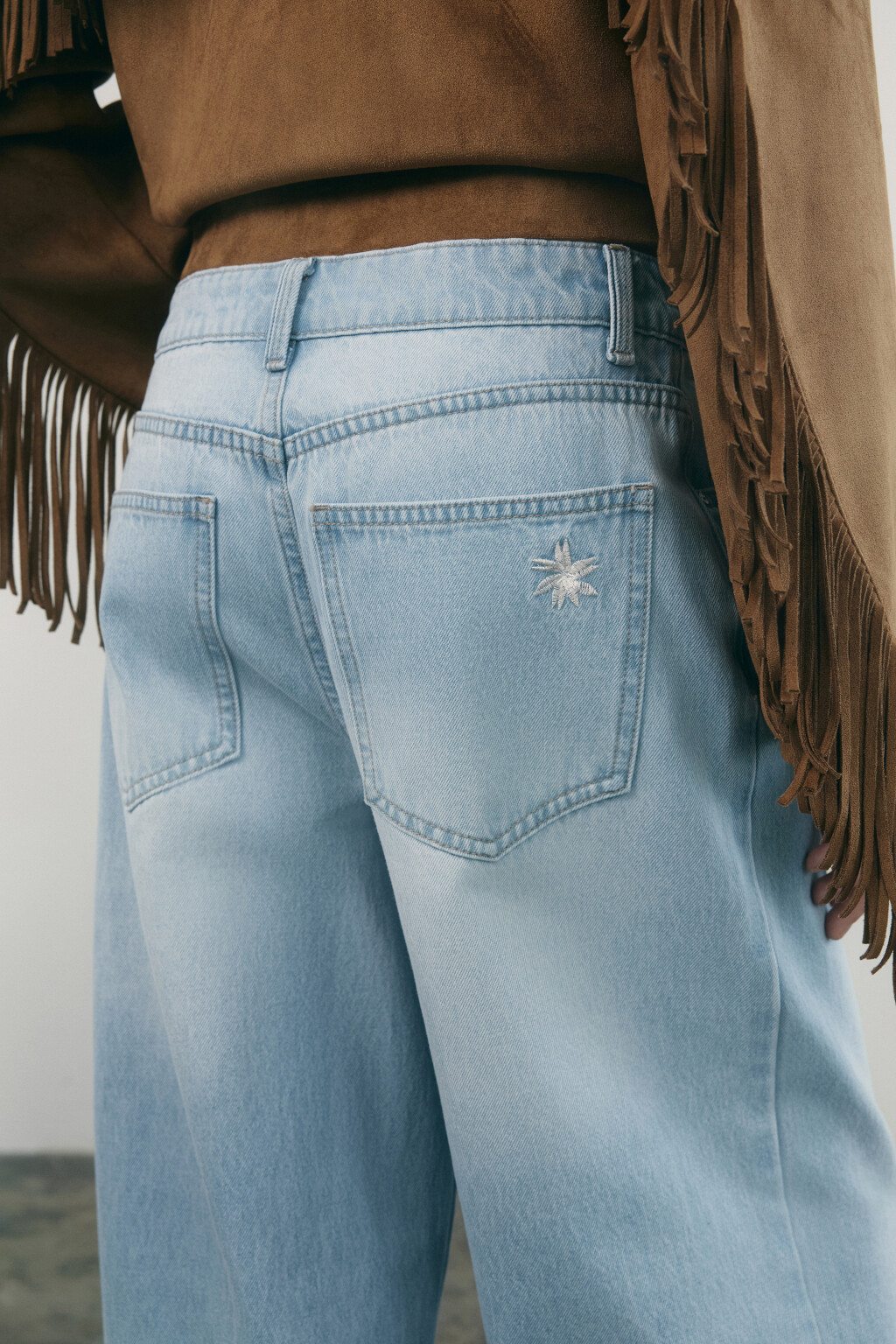Джинсы wide leg со средней посадкой и вышивкой - цвет голубой - 9