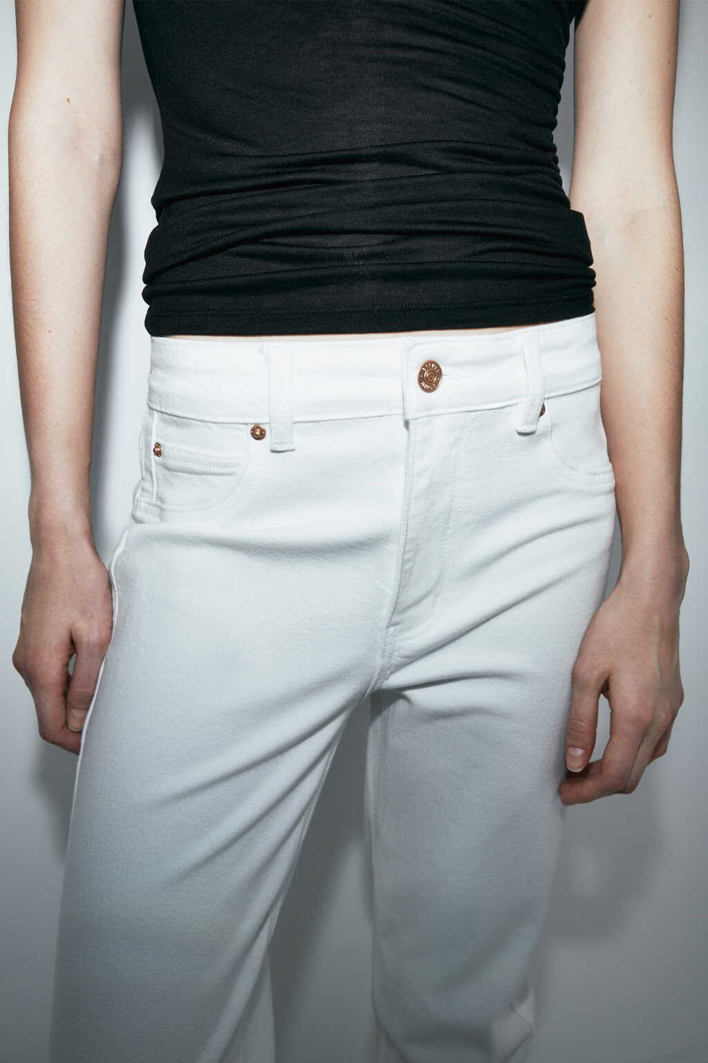 Джинсы straight fit со средней посадкой - цвет белый - 6