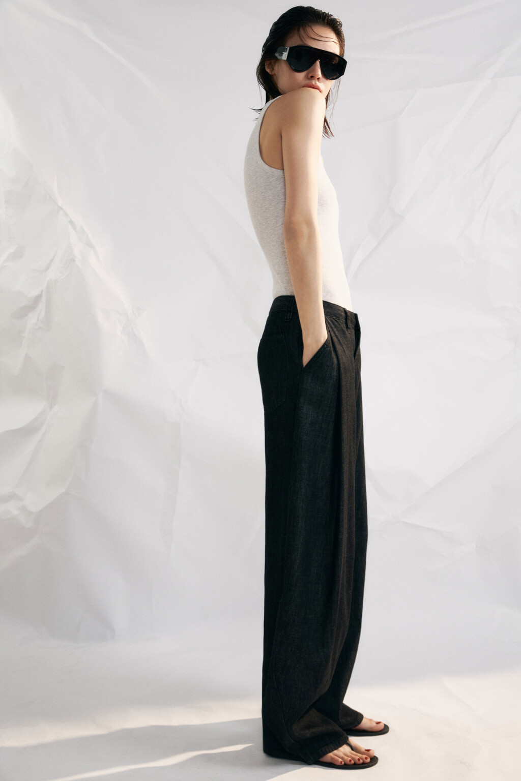 Джинсы-баллоны со средней посадкой и складками - цвет черный - 1