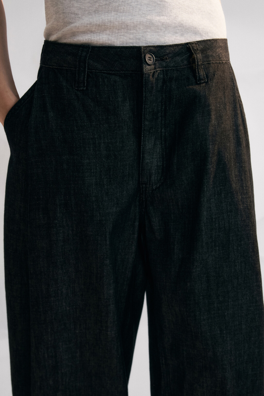 Джинсы-баллоны со средней посадкой и складками - цвет черный - 6