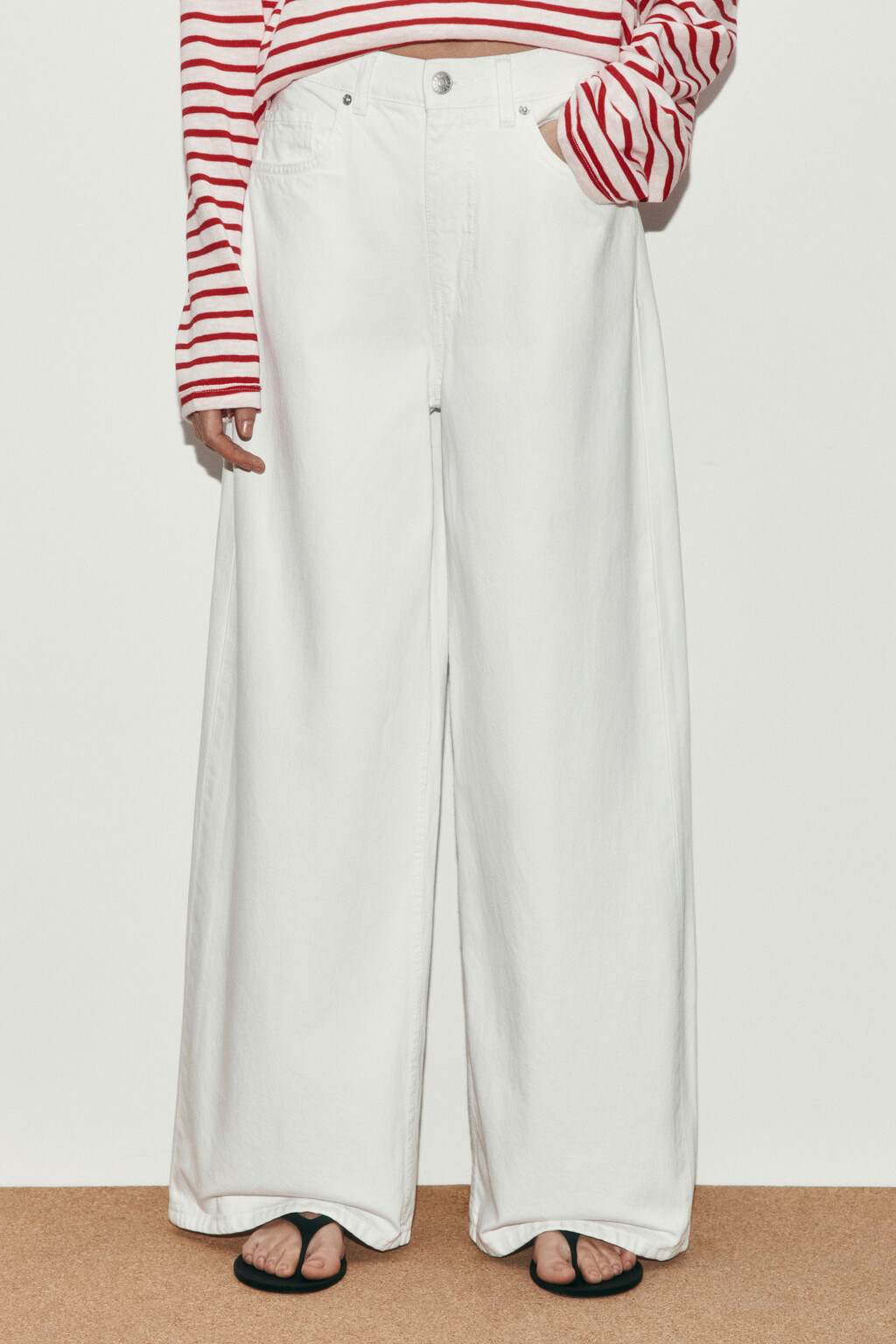 Джинсы wide leg с высокой посадкой - цвет белый - 2