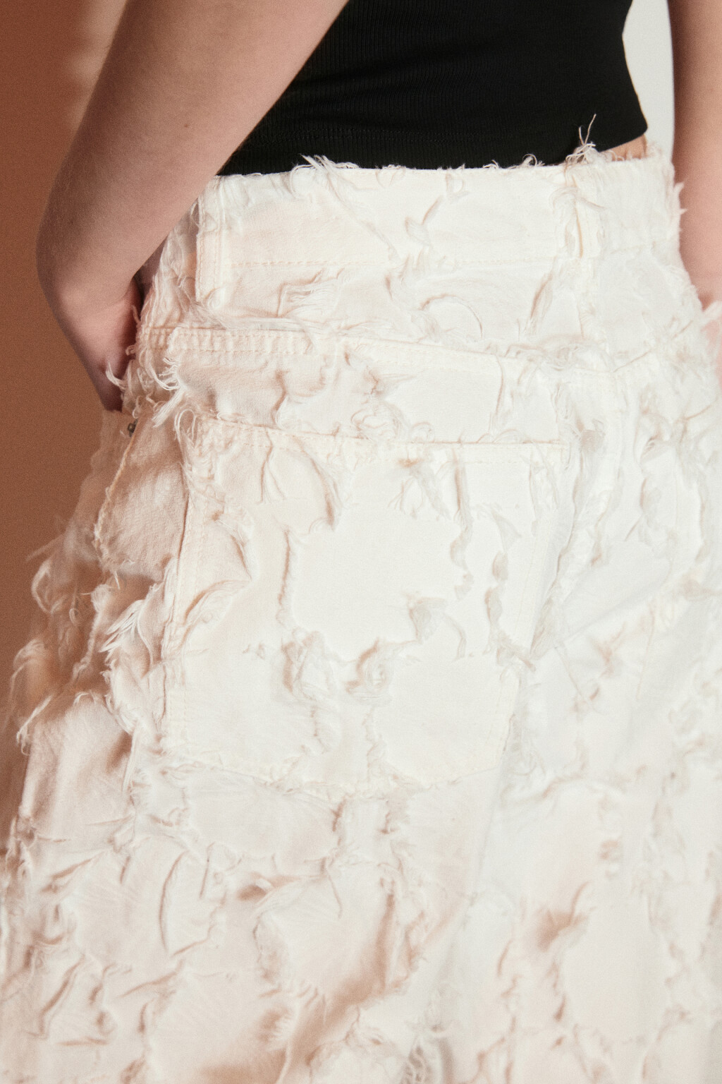 Джинсы багги со средней посадкой и рваными элементами - цвет белый - 7