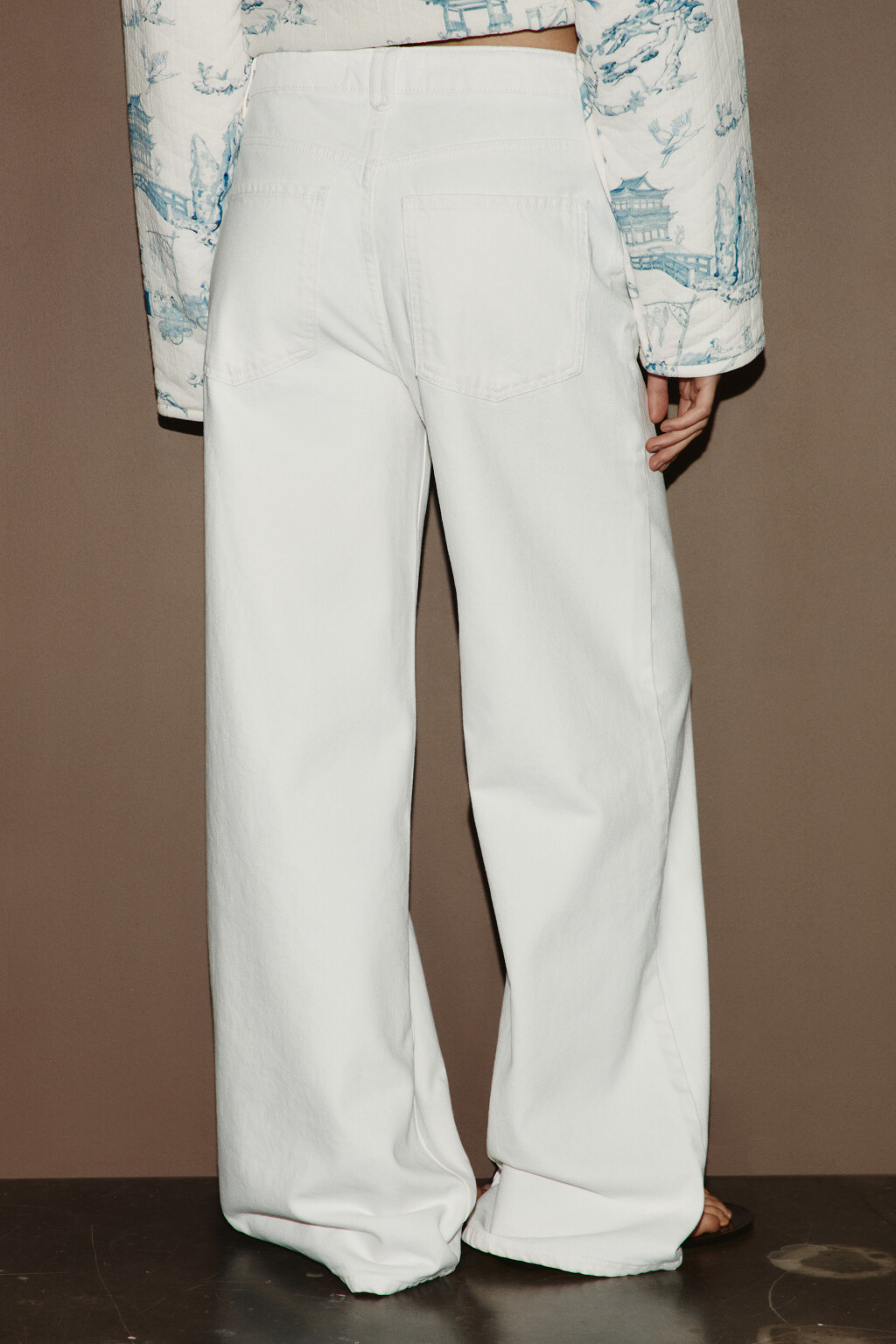 Джинсы широкие со средней посадкой - цвет белый - 3