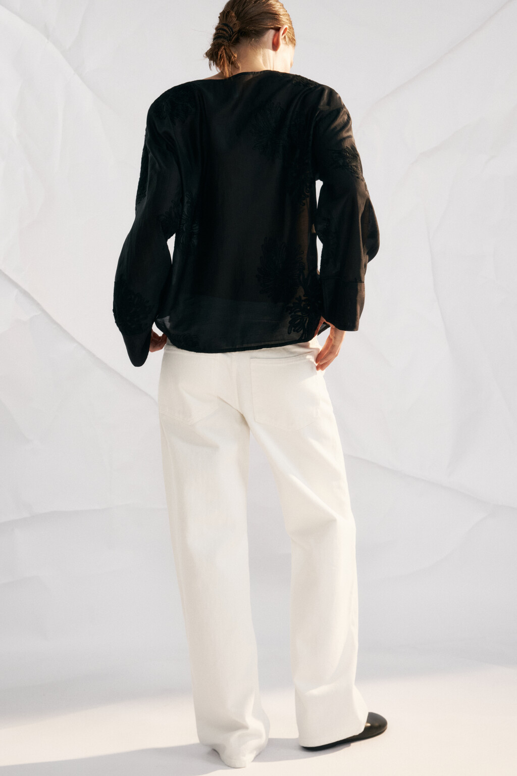 Джинсы прямые со средней посадкой - цвет белый - 1