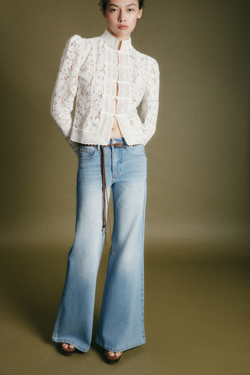 Джинсы клеш со средней посадкой - цвет голубой - 1