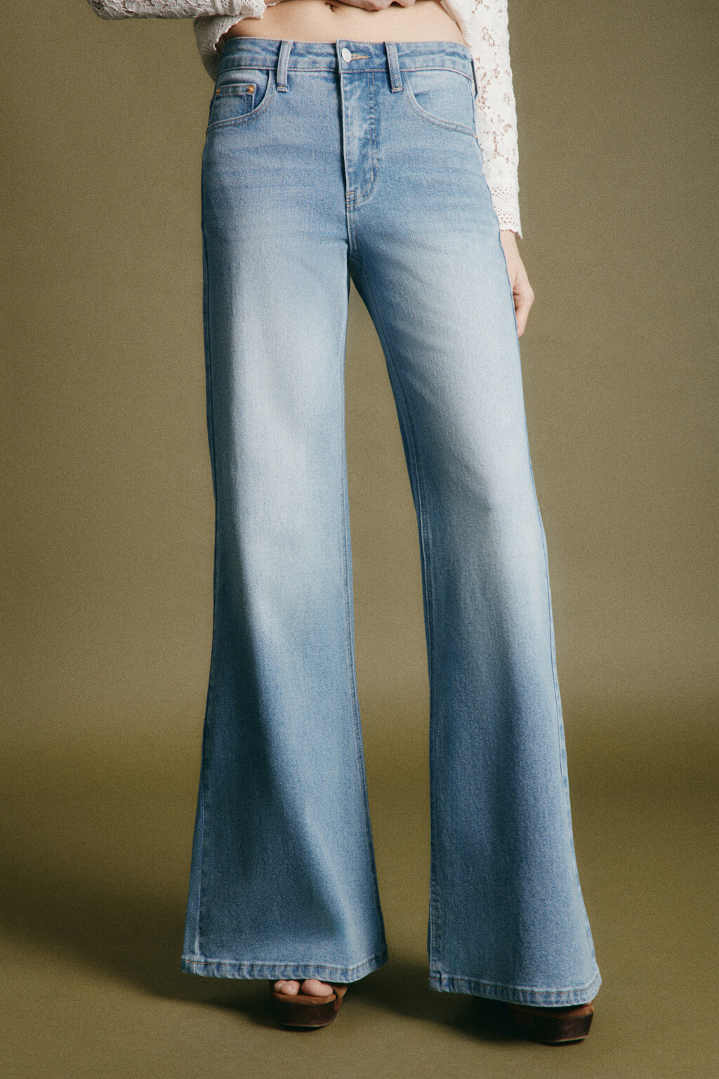 Джинсы клеш со средней посадкой - цвет голубой - 2