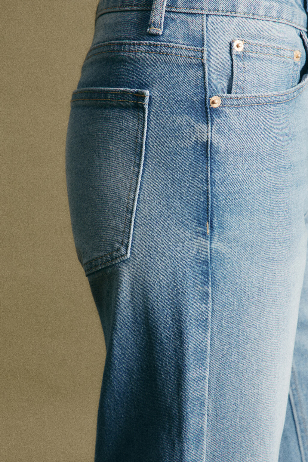 Джинсы клеш со средней посадкой - цвет голубой - 6