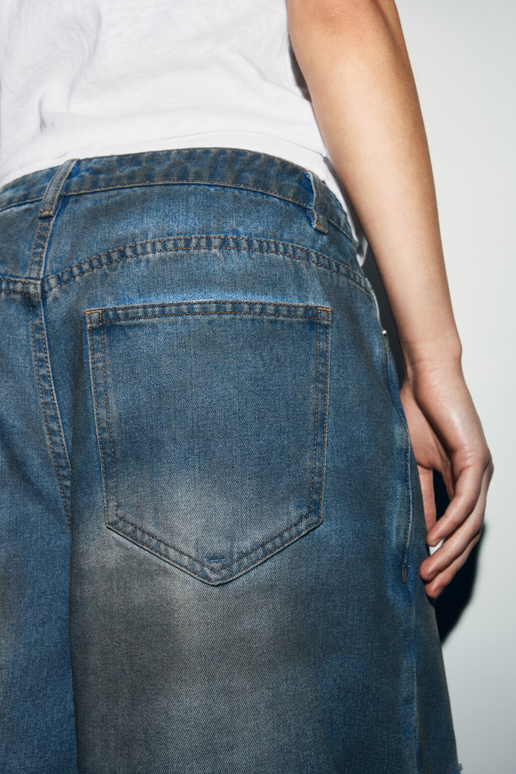 Джинсы багги с низкой посадкой и имитацией второго слоя - цвет синий - 7