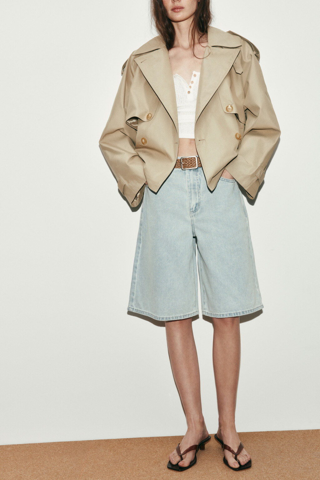 Шорты-бермуды джинсовые с высокой посадкой и ремнем - цвет голубой - 1