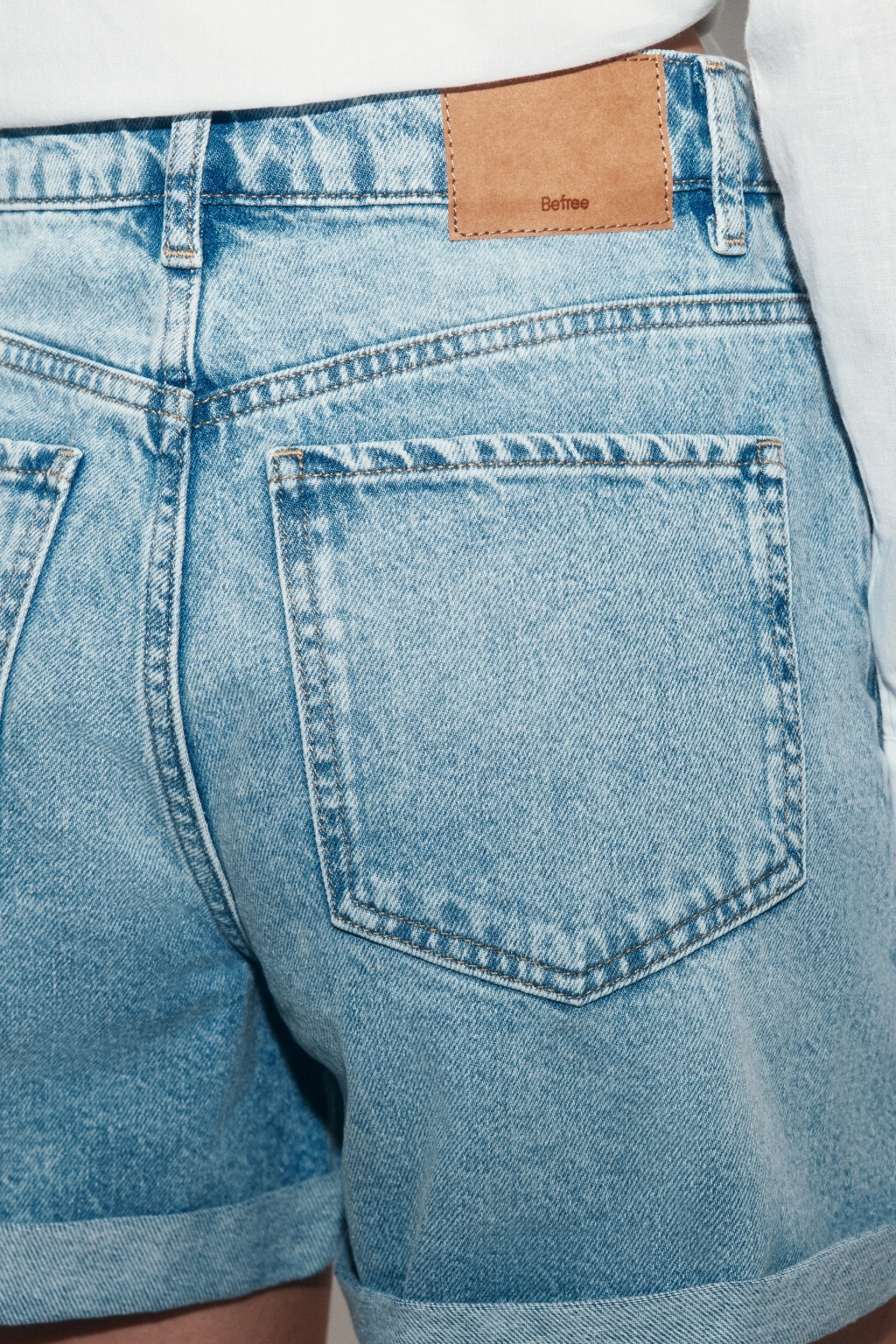 Шорты джинсовые с высокой посадкой короткие - цвет голубой - 6