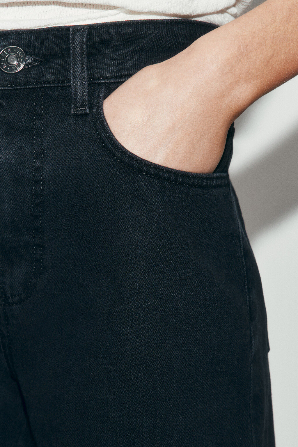 Шорты джинсовые с высокой посадкой короткие - цвет черный - 6