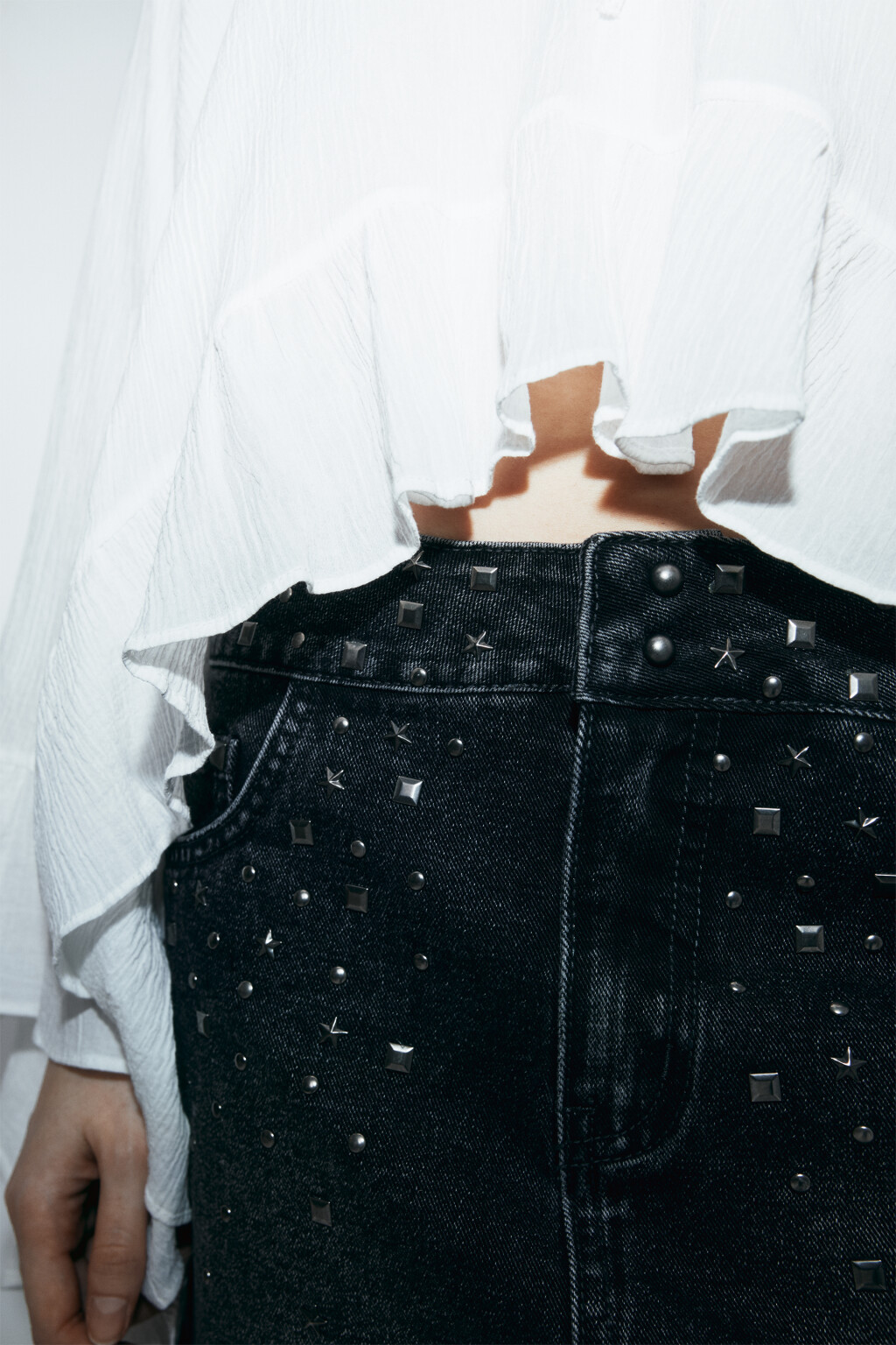 Юбка-трапеция мини джинсовая с заклепками - цвет серый - 5