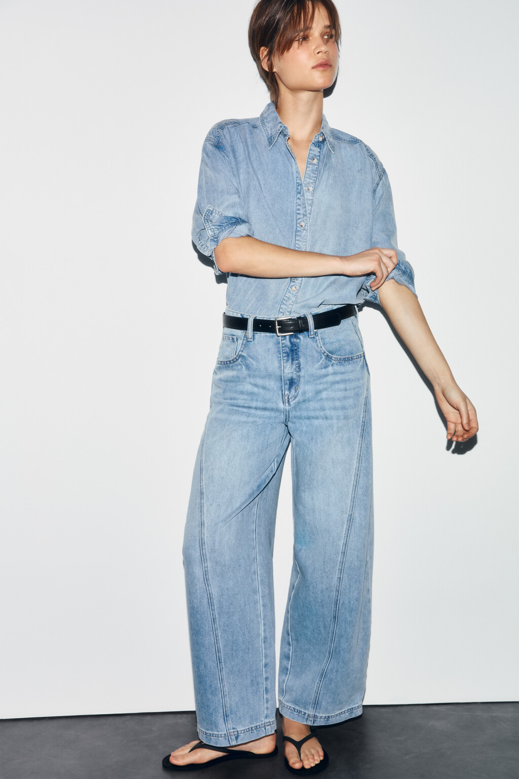 Рубашка-овершот прямая джинсовая из лиоцелла - цвет голубой - 2